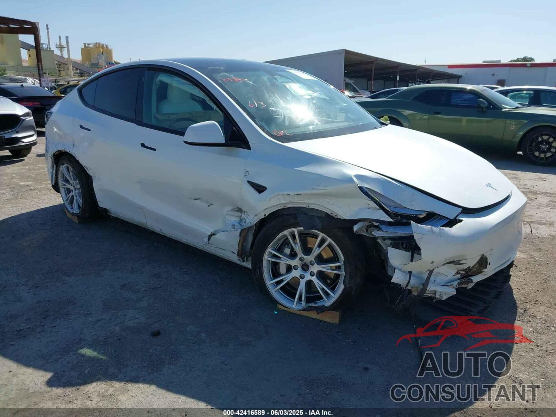 TESLA MODEL Y 2021 - 5YJYGDEE0MF093409