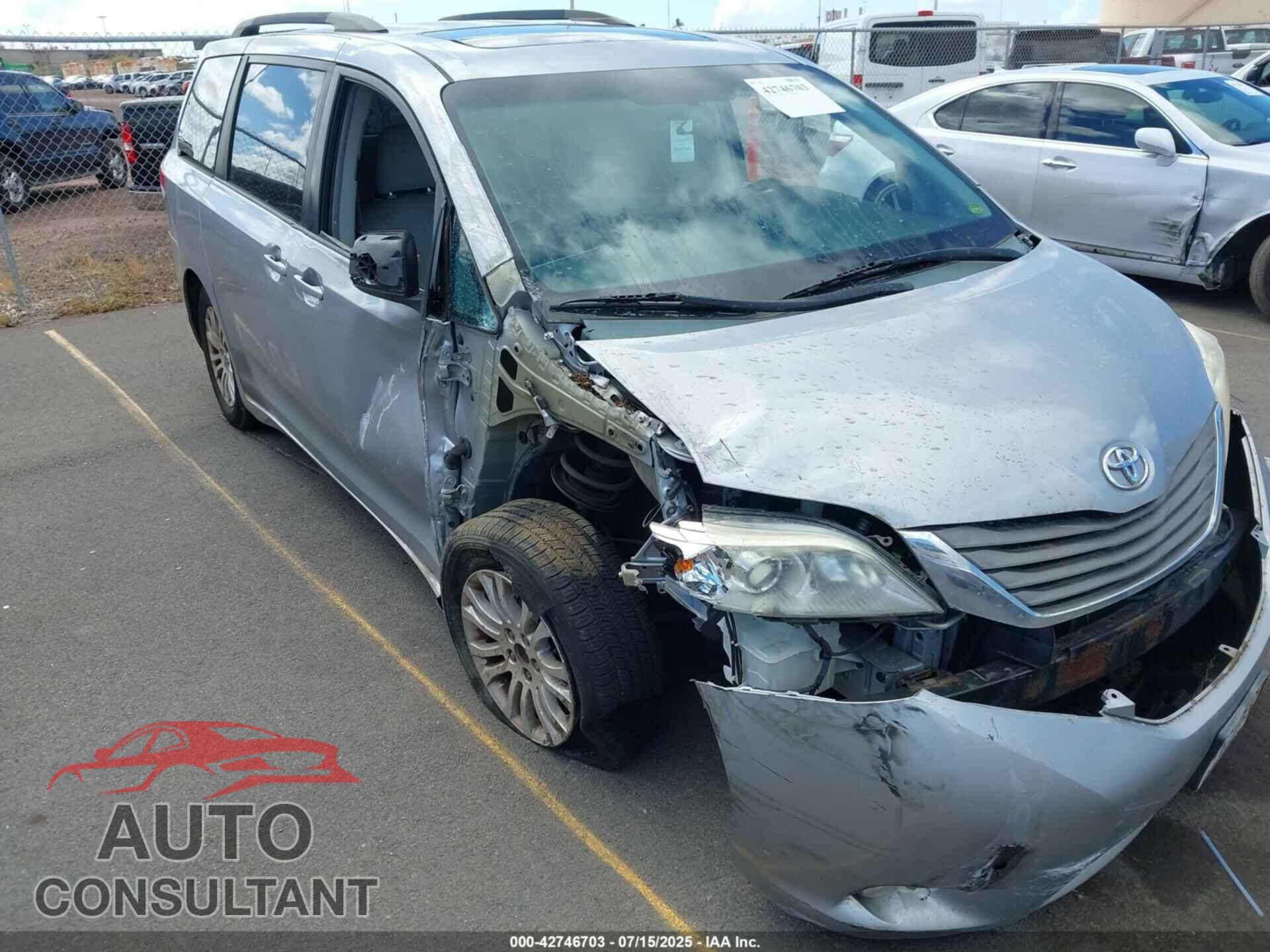 TOYOTA SIENNA 2012 - 5TDYK3DC7CS271075