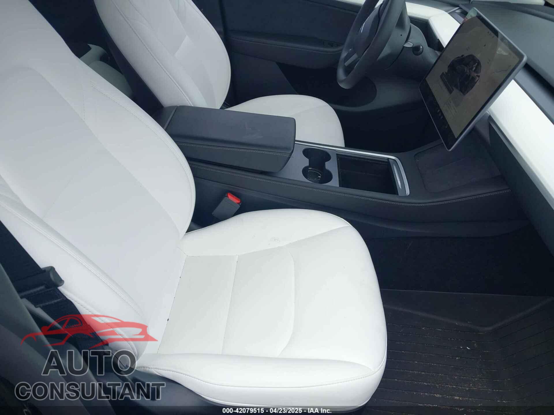 TESLA MODEL Y 2024 - 7SAYGAEE5RF186418