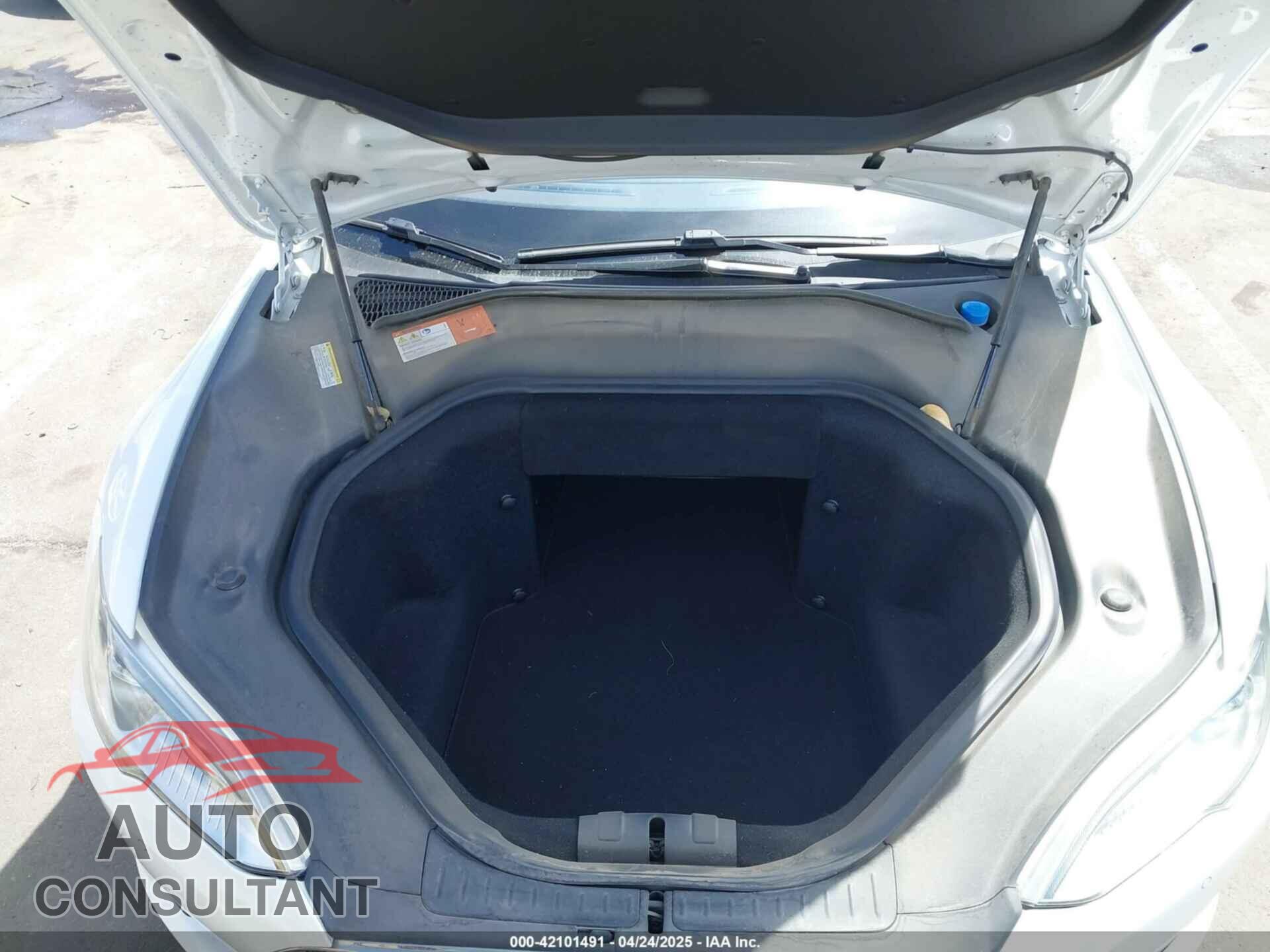 TESLA MODEL S 2014 - 5YJSA1H13EFP33659