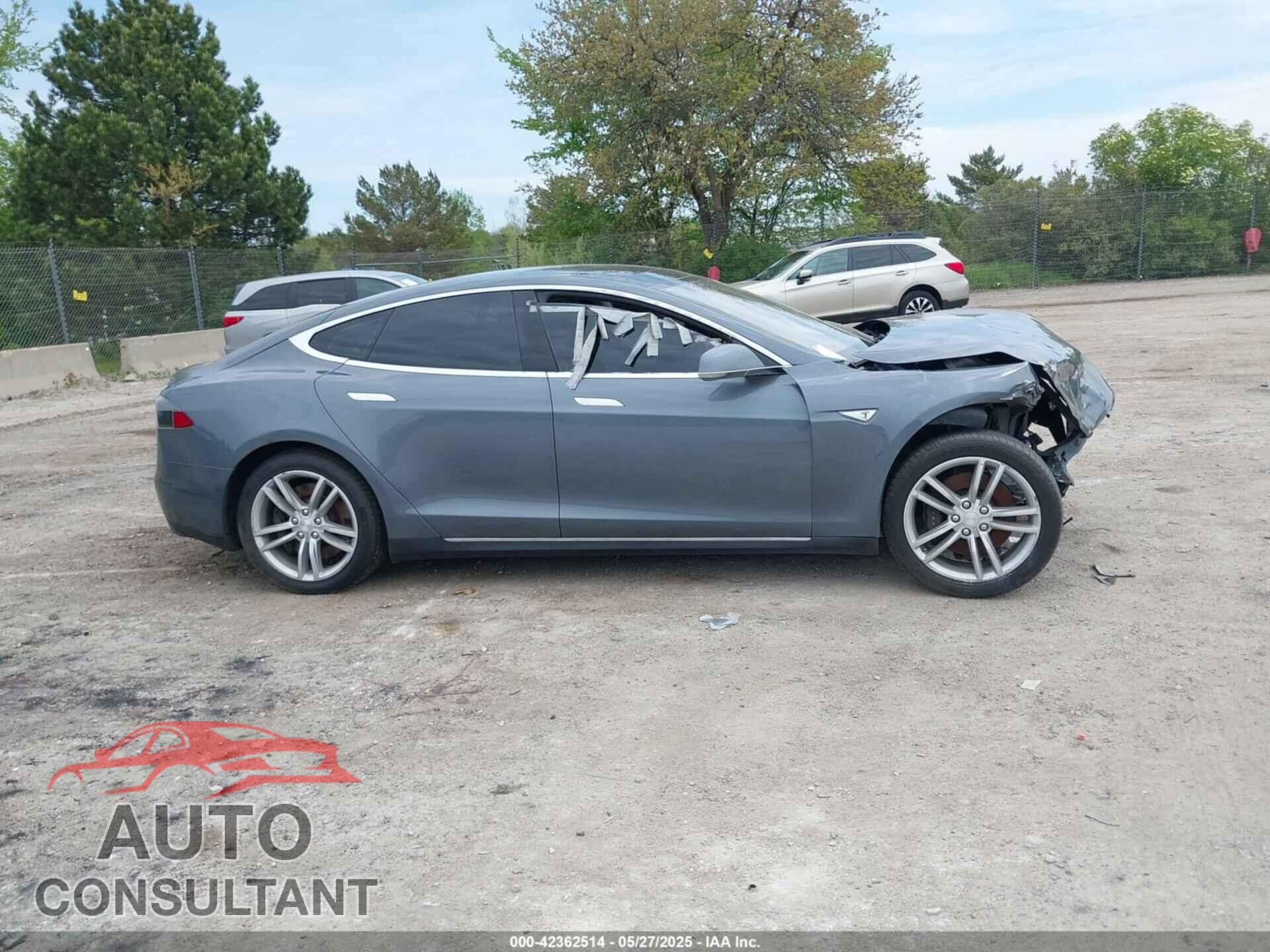 TESLA MODEL S 2013 - 5YJSA1CG9DFP27357