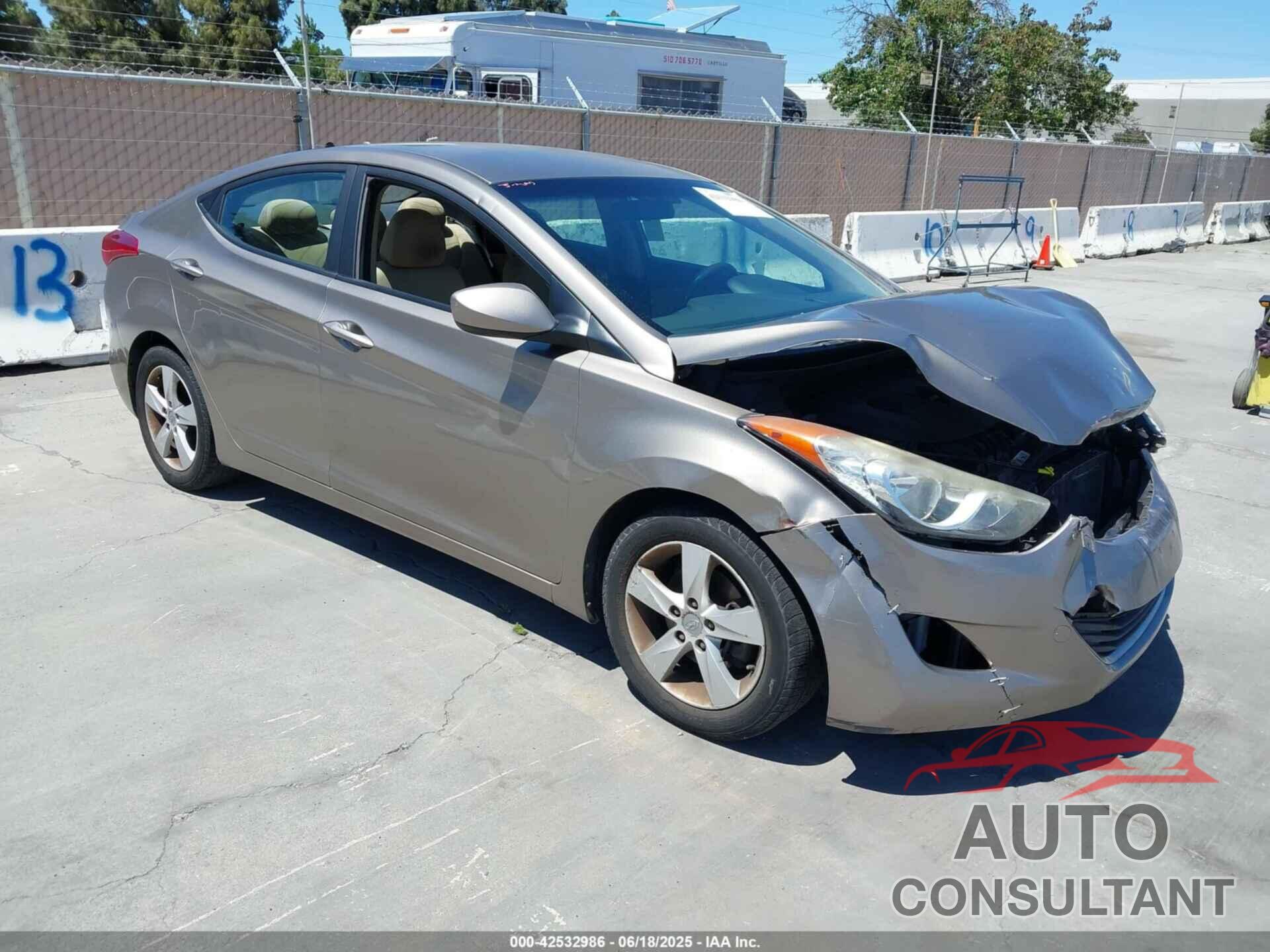 HYUNDAI ELANTRA 2013 - 5NPDH4AE5DH327305