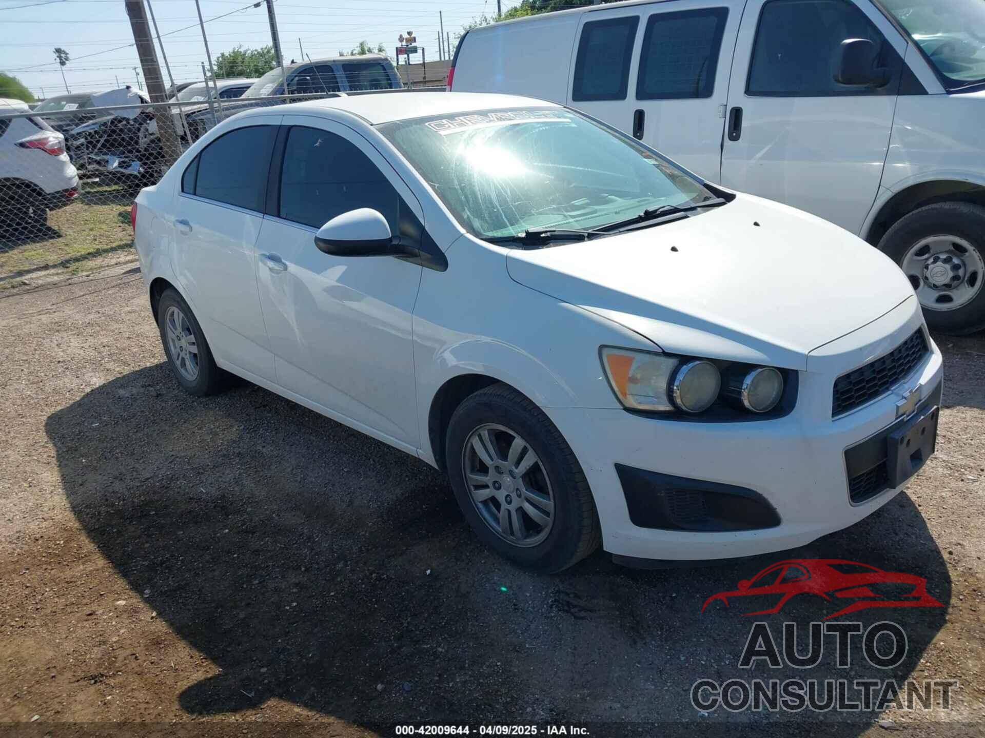 CHEVROLET SONIC 2015 - 1G1JC5SH6F4155187