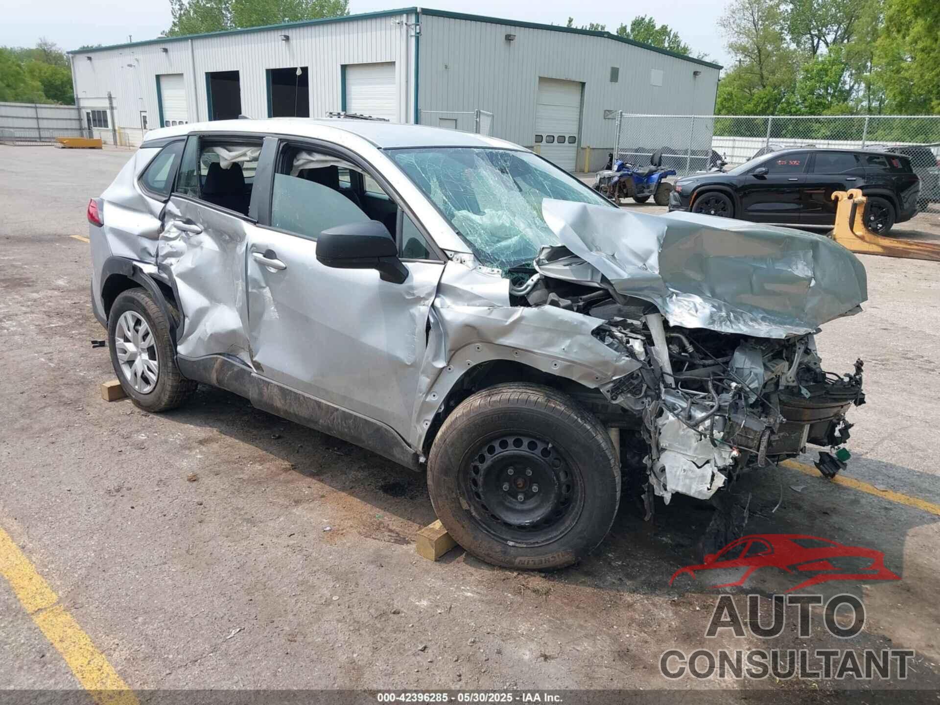 TOYOTA COROLLA CROSS 2022 - 7MUAAABG5NV013841