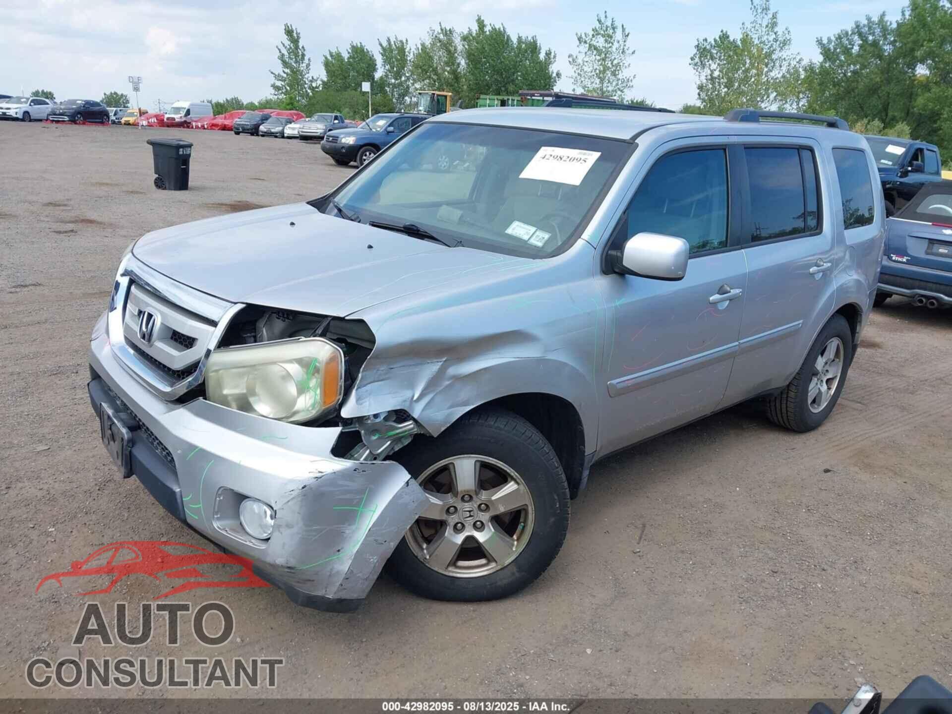 HONDA PILOT 2011 - 5FNYF4H40BB013965
