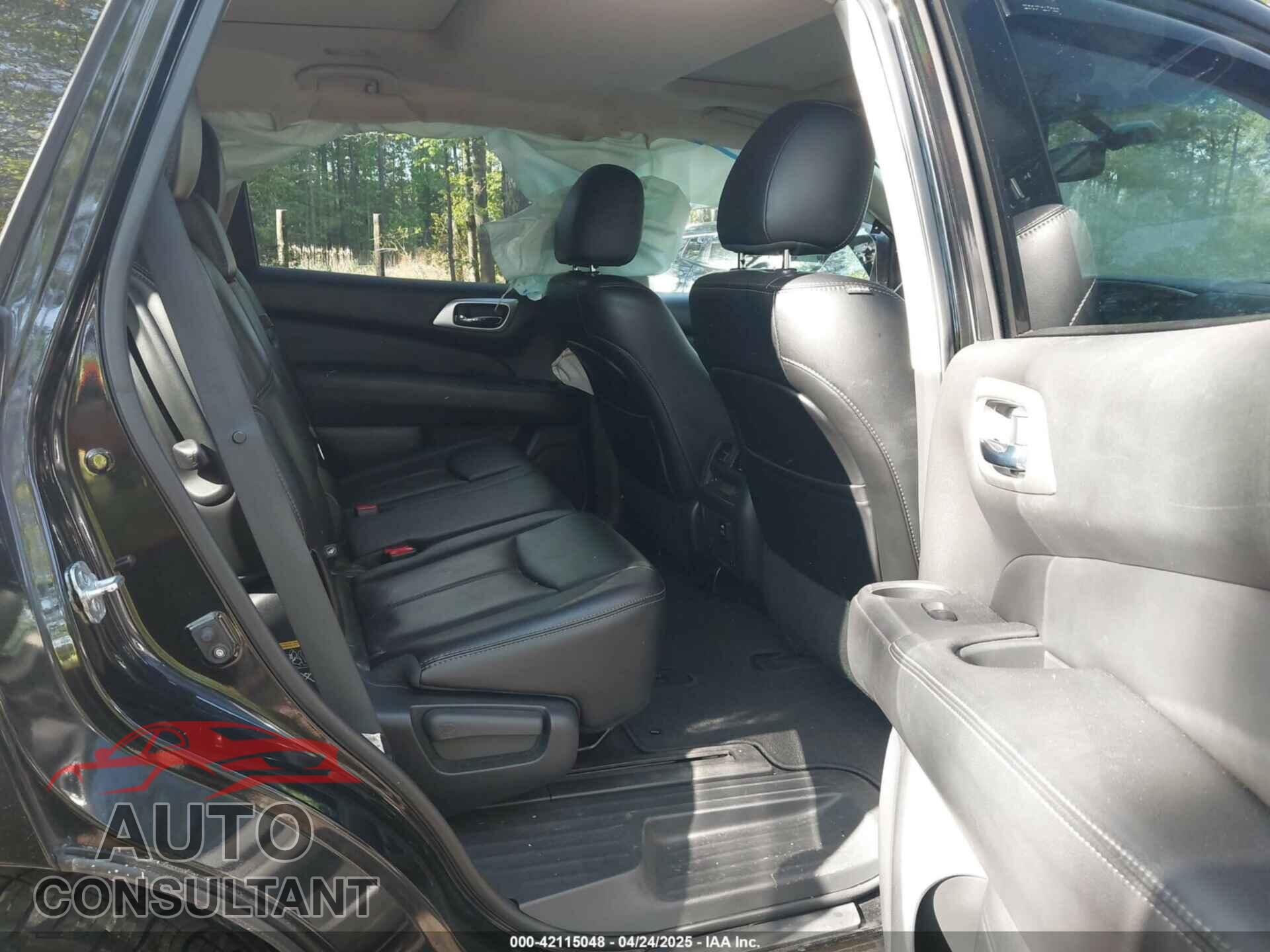 NISSAN PATHFINDER 2015 - 5N1AR2MM7FC612623
