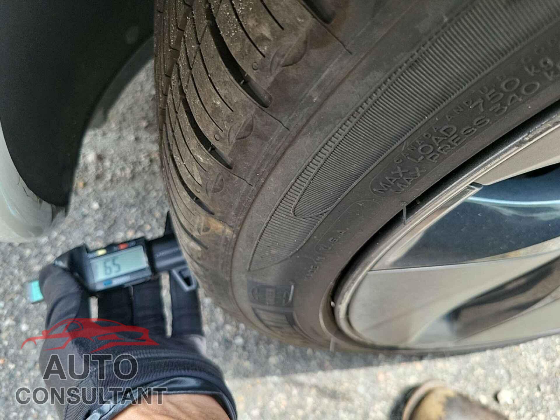TESLA MODEL 3 2020 - 5YJ3E1EB4LF637784