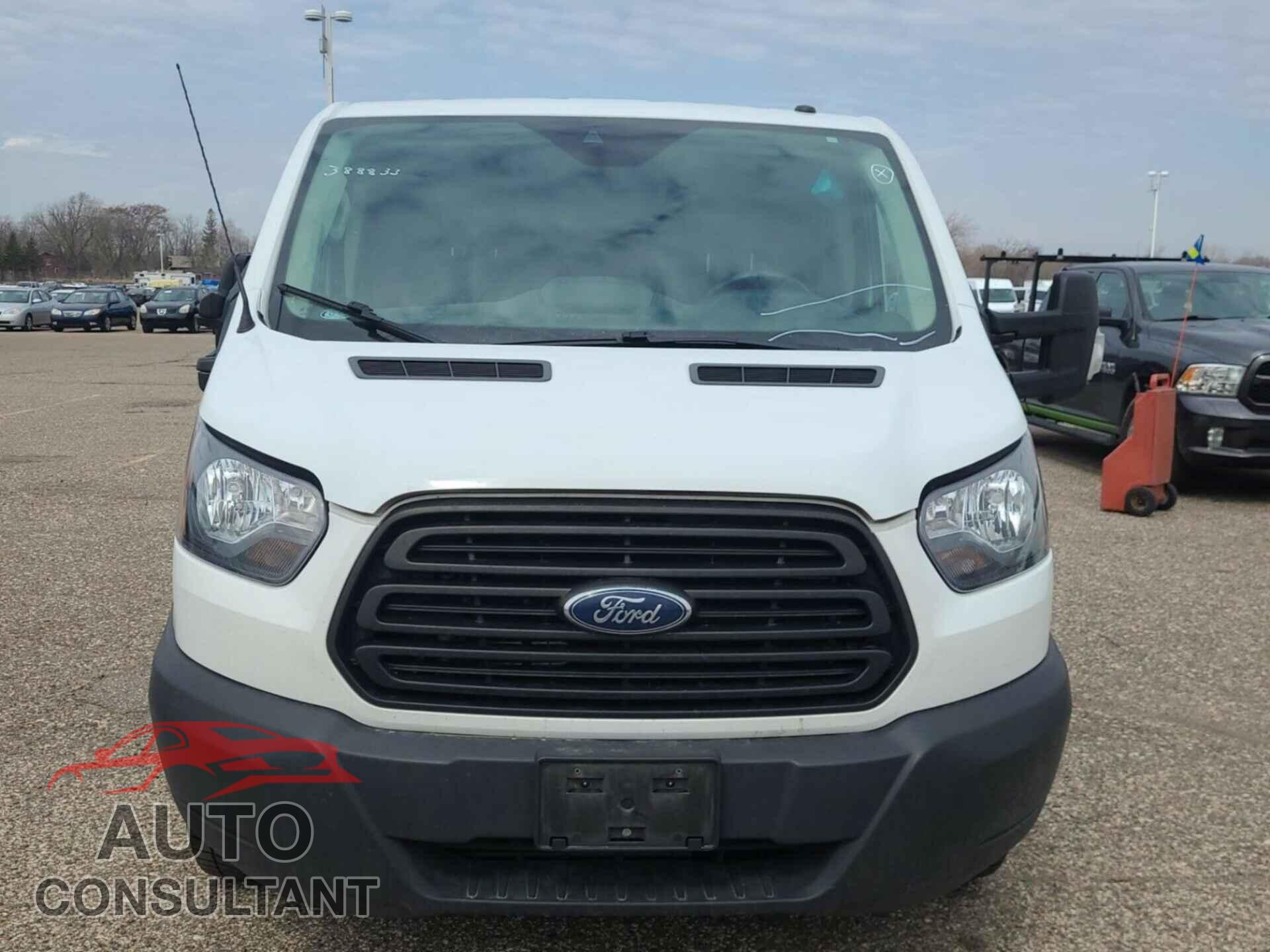 FORD TRANSIT 2019 - 1FTYR1YG8KKB48260