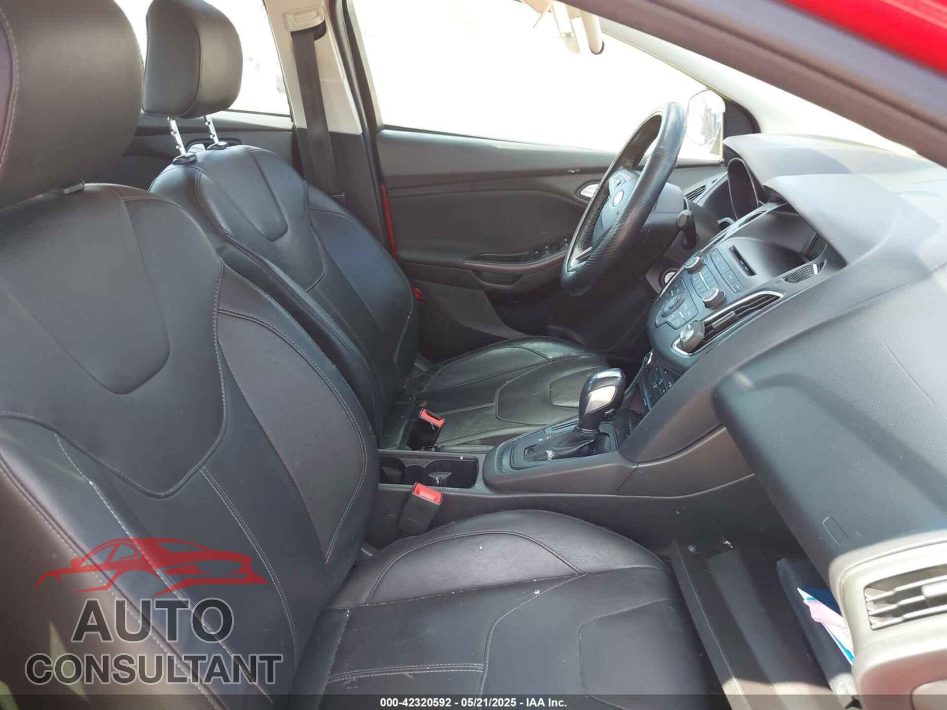 FORD FOCUS 2015 - 1FADP3F26FL308519