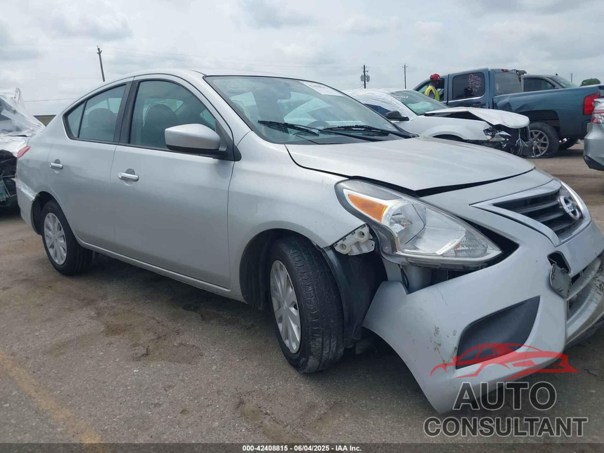 NISSAN VERSA 2018 - 3N1CN7AP9JK443117
