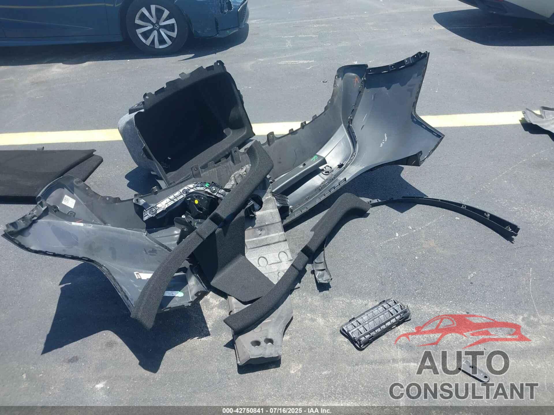 TESLA MODEL Y 2024 - 7SAYGDED7RF187112