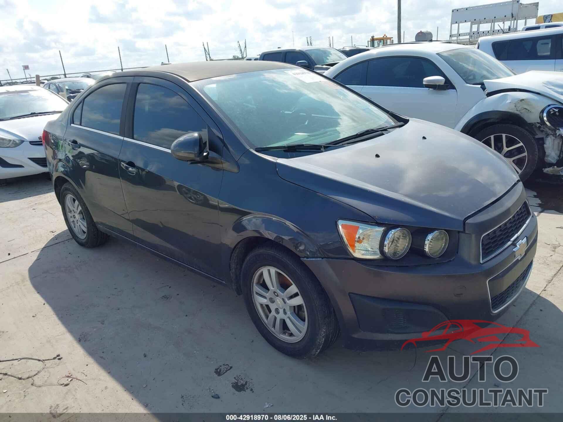 CHEVROLET SONIC 2014 - 1G1JC5SH4E4233917