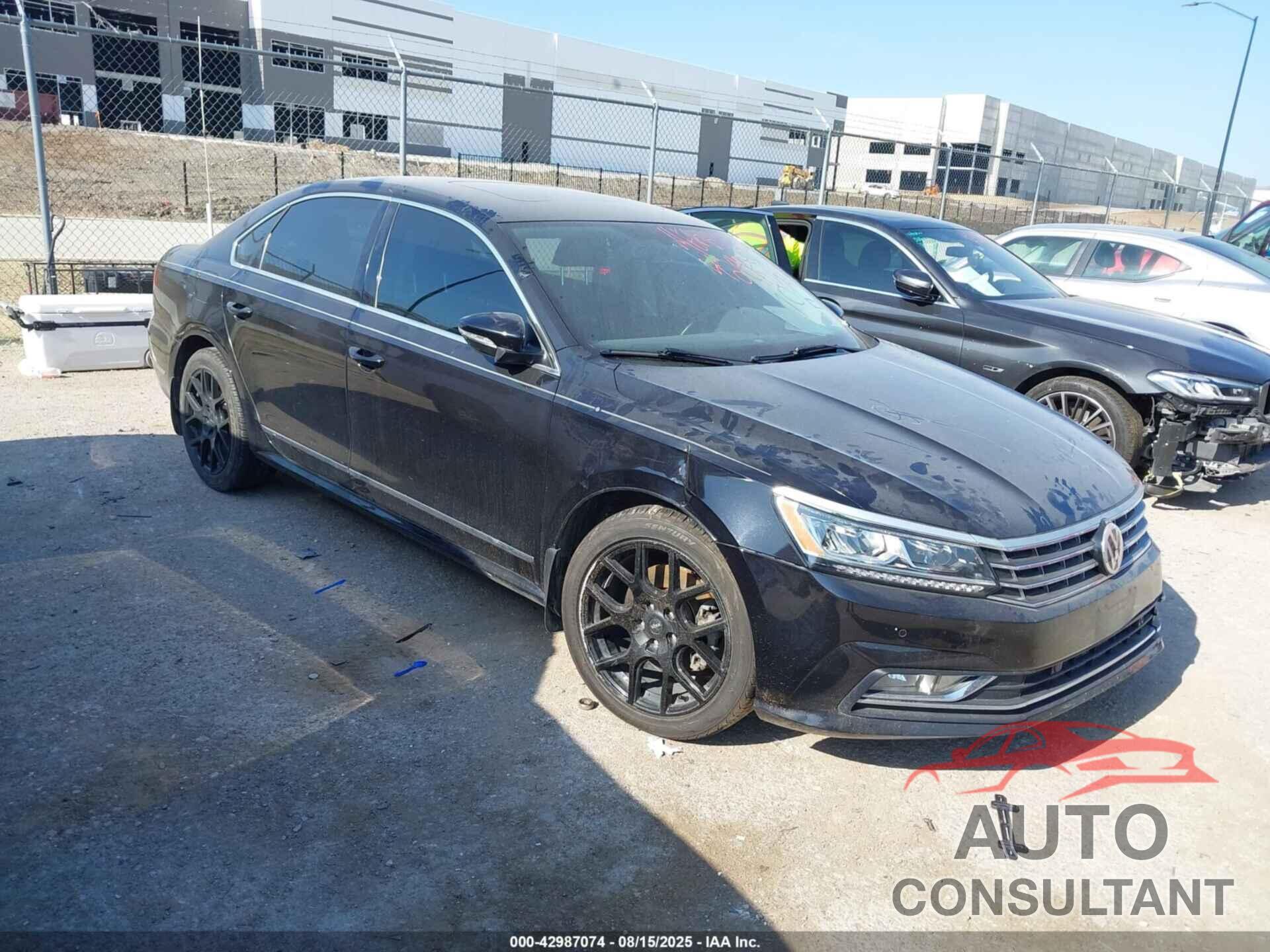 VOLKSWAGEN PASSAT 2017 - 1VWGT7A34HC076304