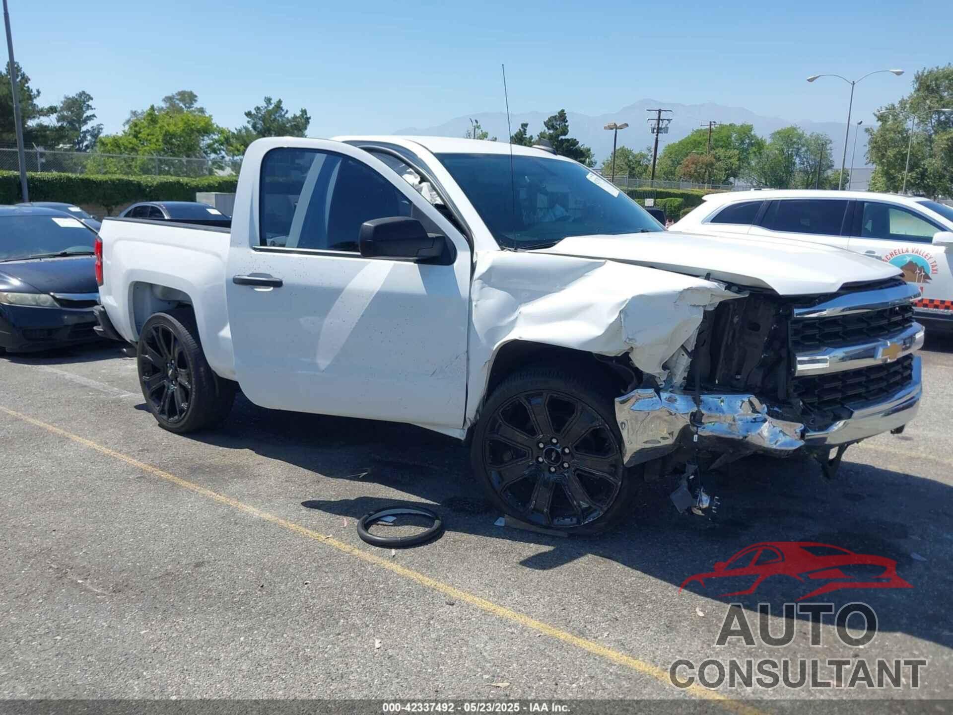 CHEVROLET SILVERADO 1500 2018 - 1GCNCNEH7JZ186934