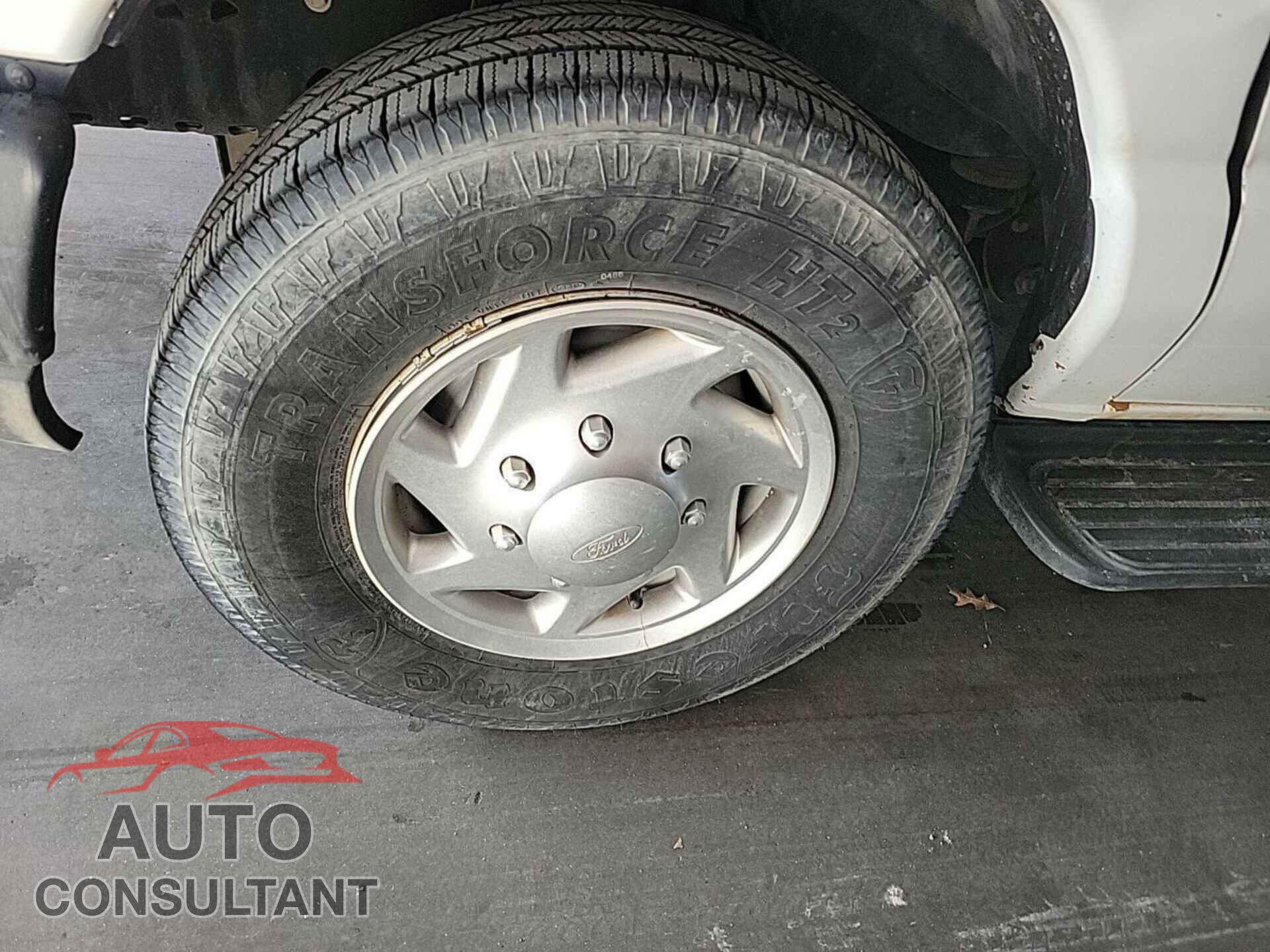 FORD E-350 SUPER DUTY 2013 - 1FBSS3BL5DDA49371