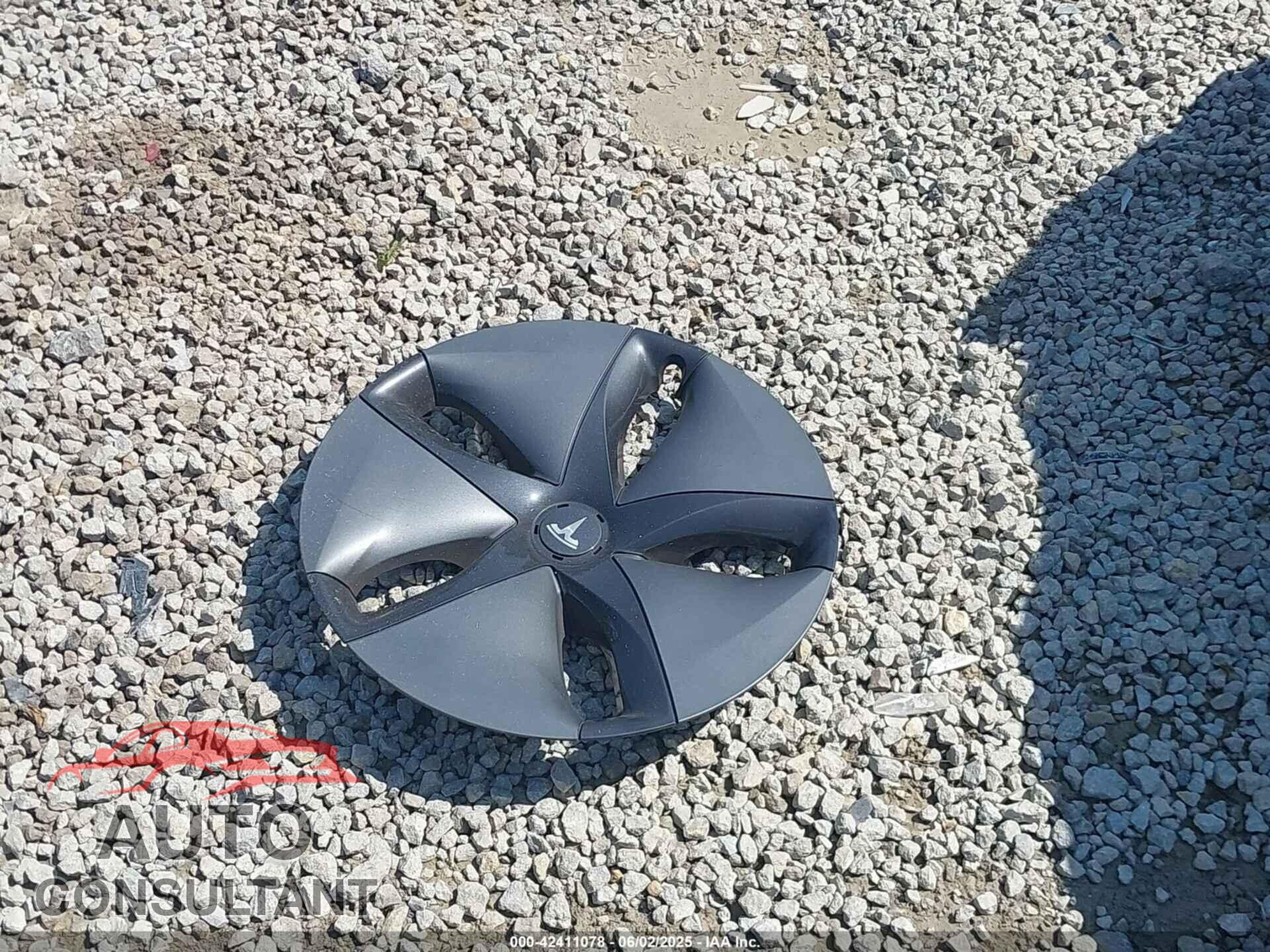 TESLA MODEL 3 2018 - 5YJ3E1EBXJF090064