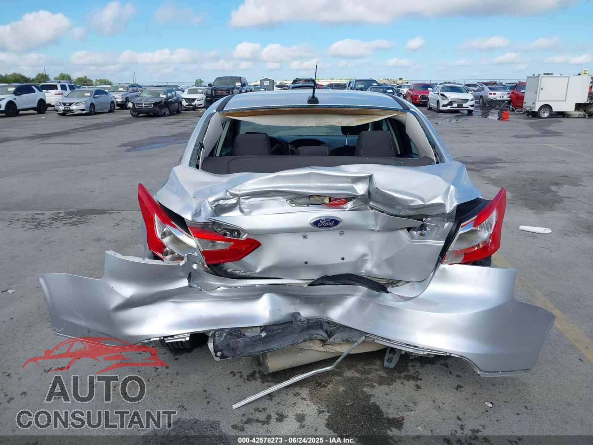 FORD FOCUS 2014 - 1FADP3E25EL406490