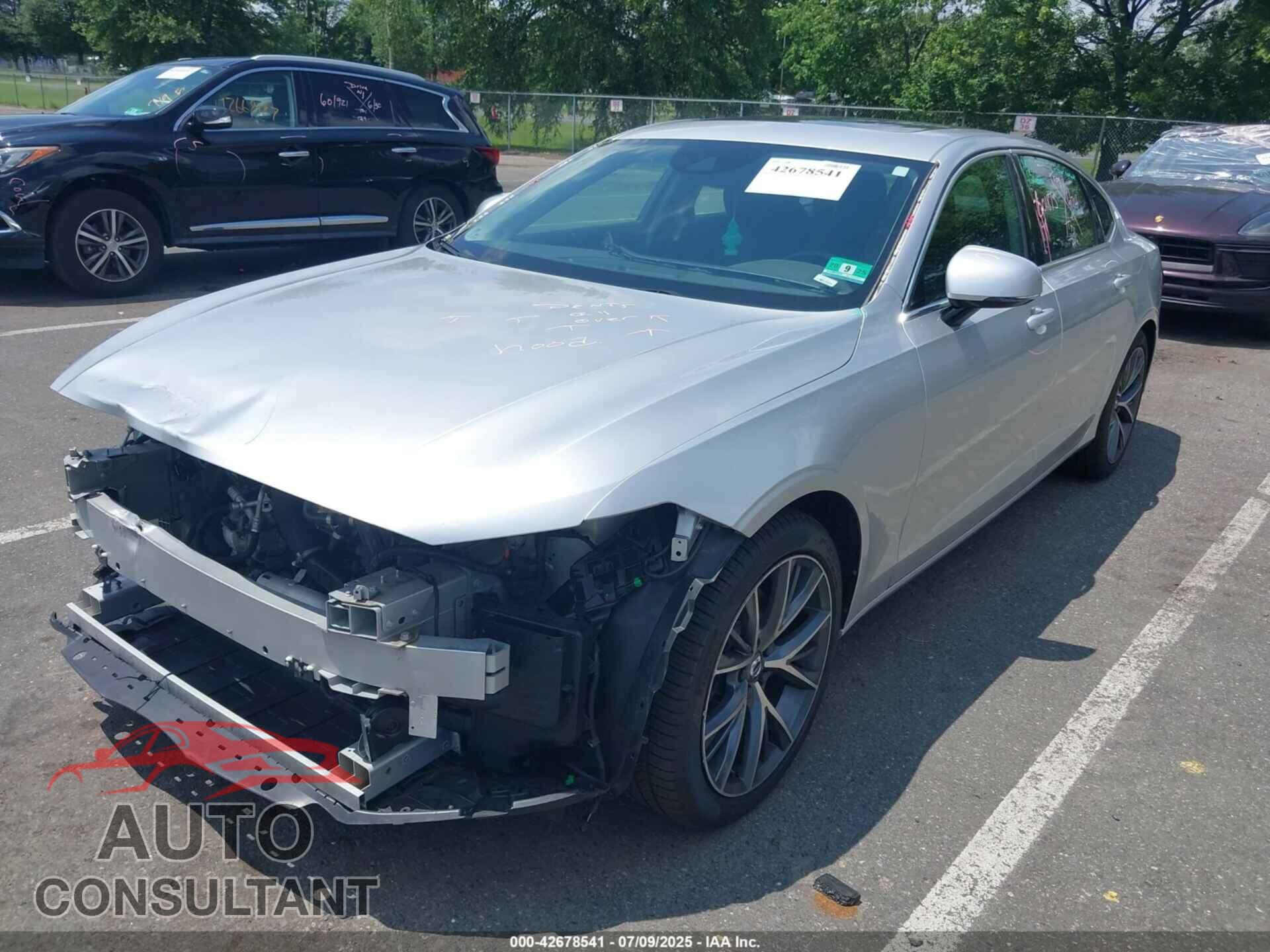 VOLVO S90 2018 - LVY982MK2JP036037