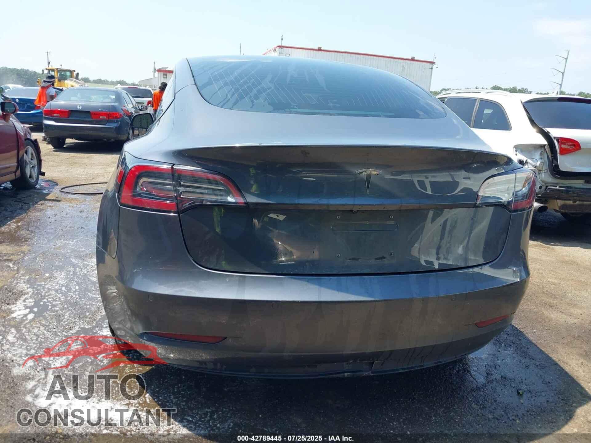 TESLA MODEL 3 2018 - 5YJ3E1EB9JF073661