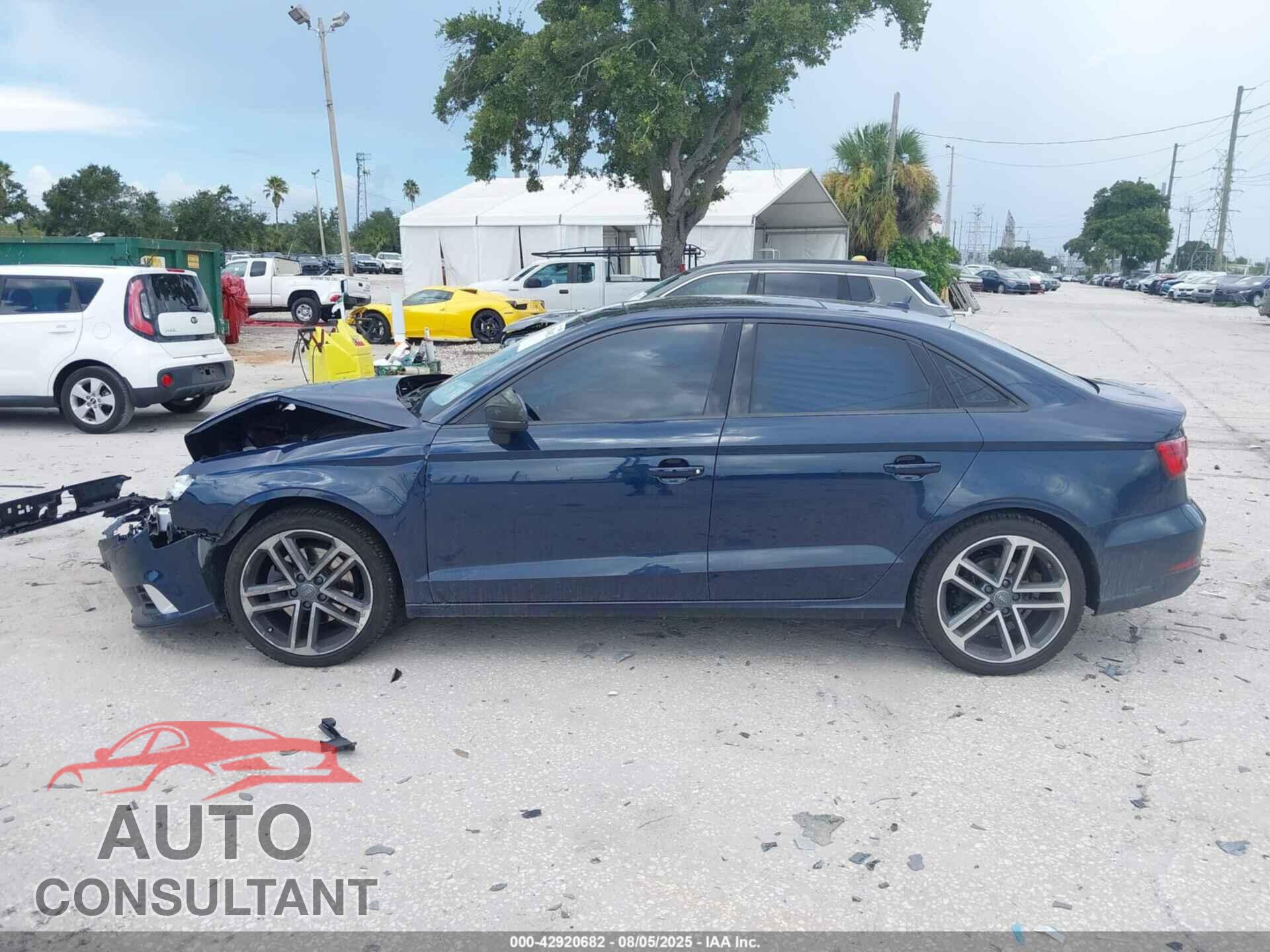 AUDI A3 2017 - WAUB8GFF9H1058102