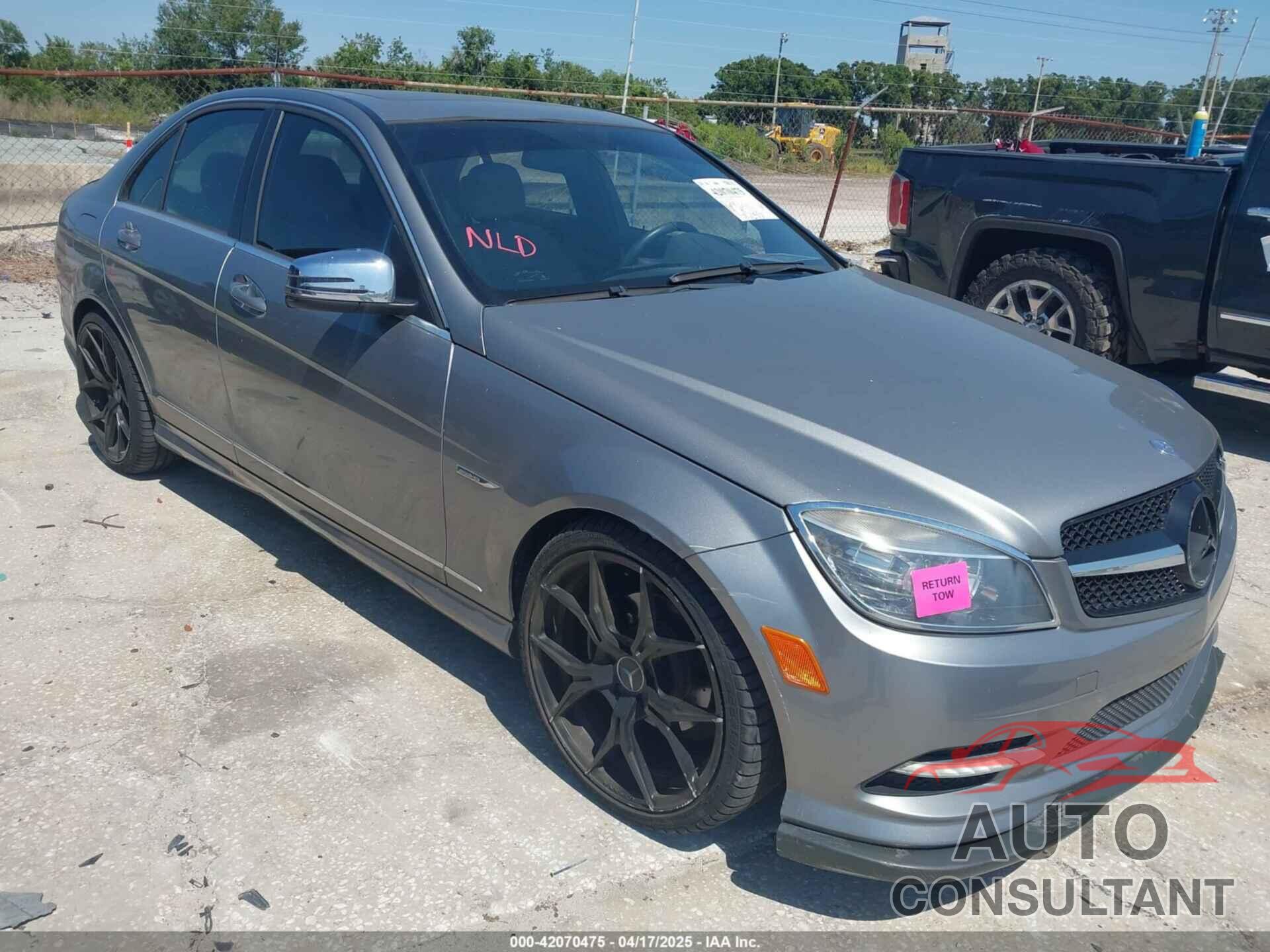 MERCEDES-BENZ C 300 2011 - WDDGF5EB0BR170481