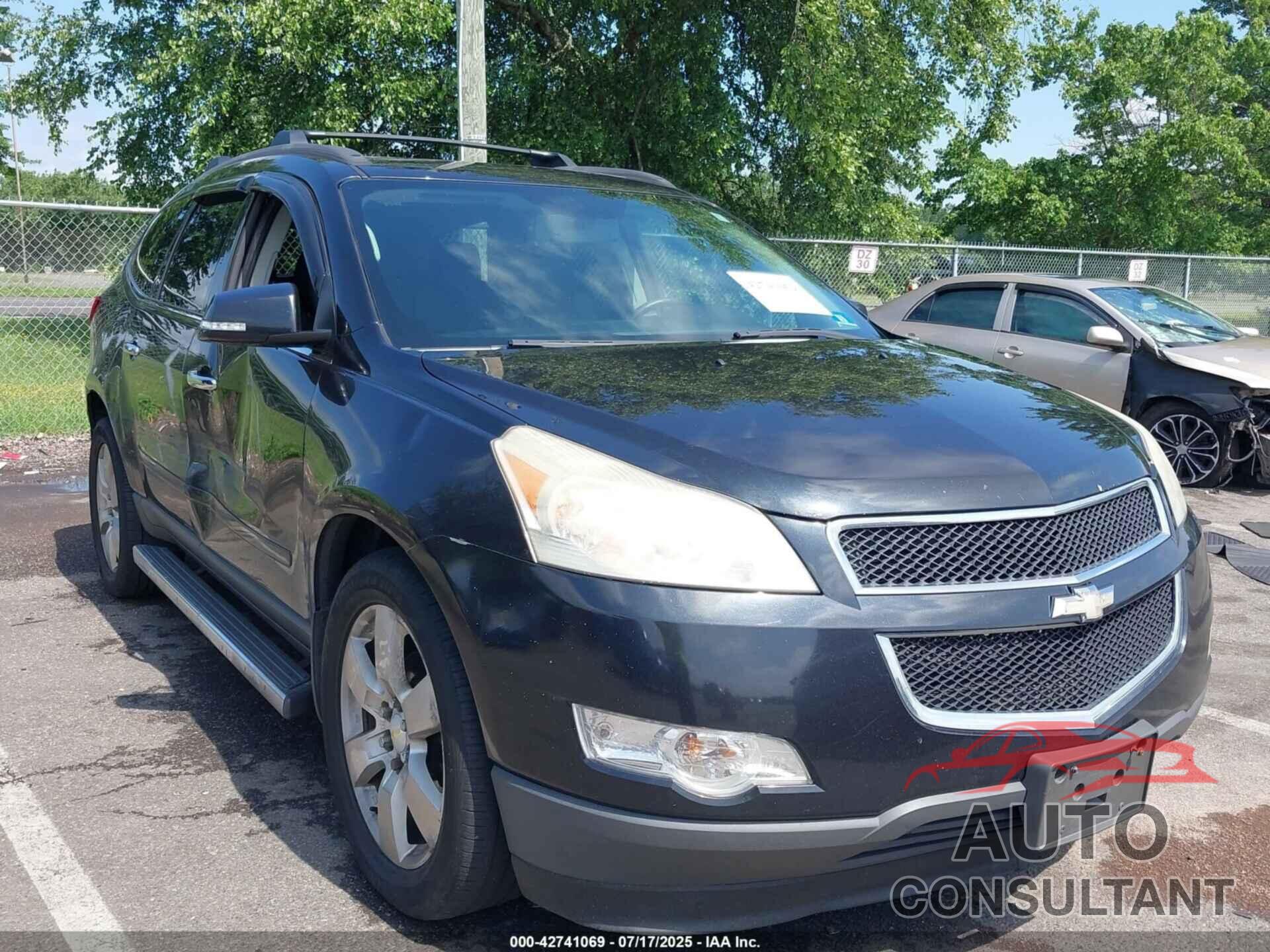 CHEVROLET TRAVERSE 2011 - 1GNKVJED0BJ294628