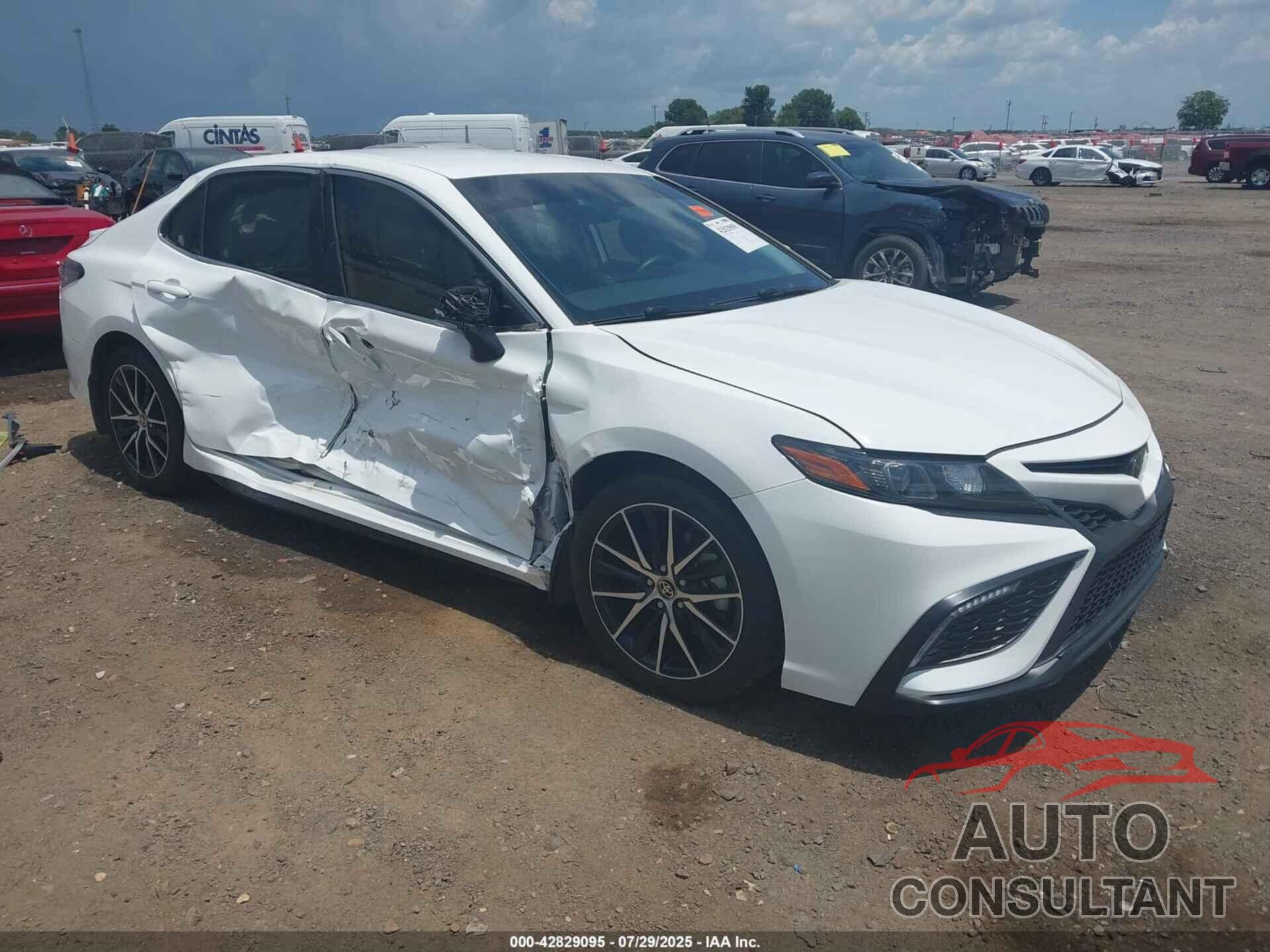 TOYOTA CAMRY 2023 - 4T1G11AK4PU722071