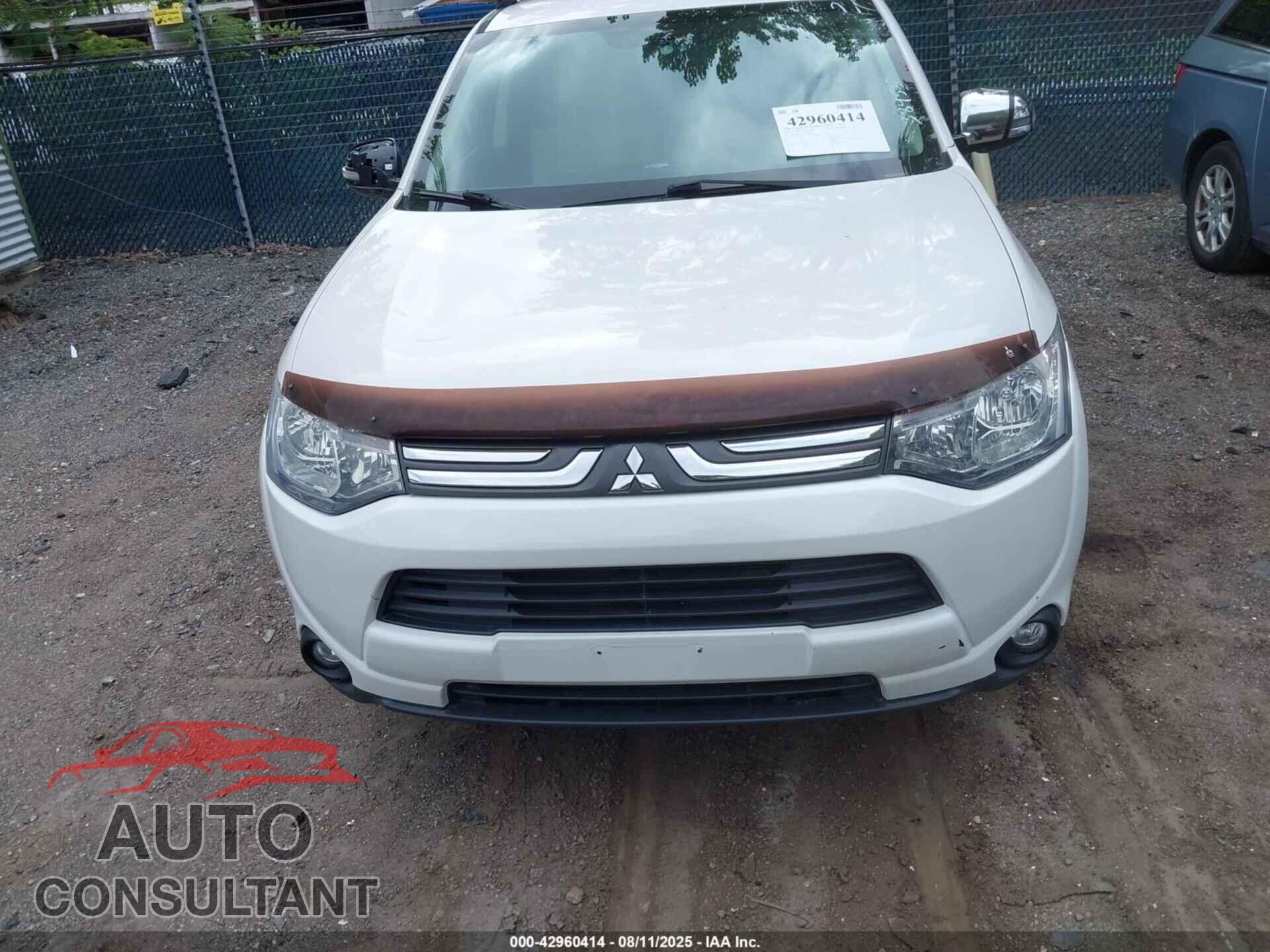 MITSUBISHI OUTLANDER 2014 - JA4AD3A33EZ019934