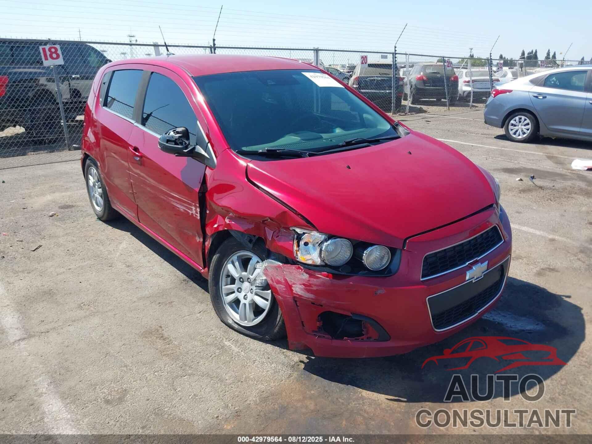 CHEVROLET SONIC 2014 - 1G1JC6SB2E4132604