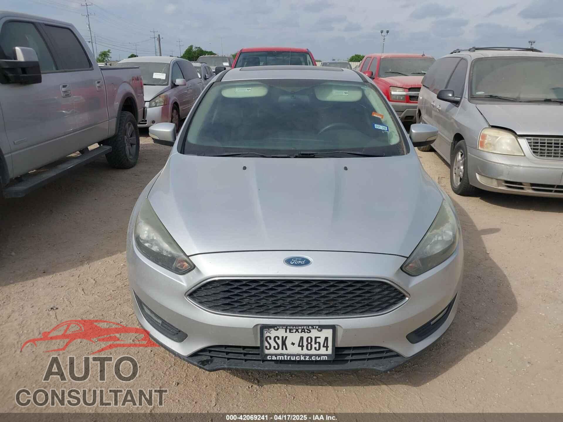 FORD FOCUS 2017 - 1FADP3M20HL244452