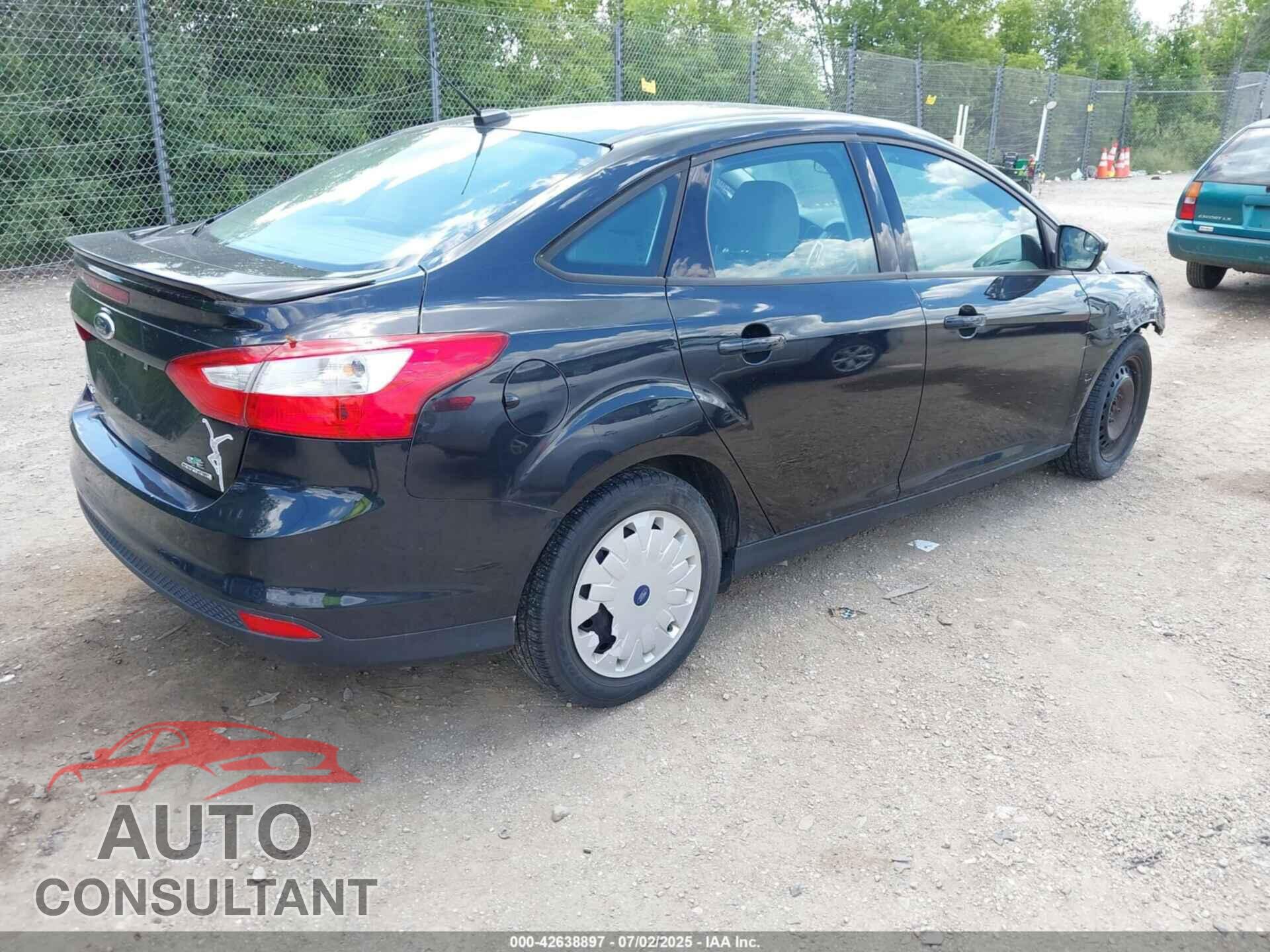 FORD FOCUS 2013 - 1FADP3F22DL182172