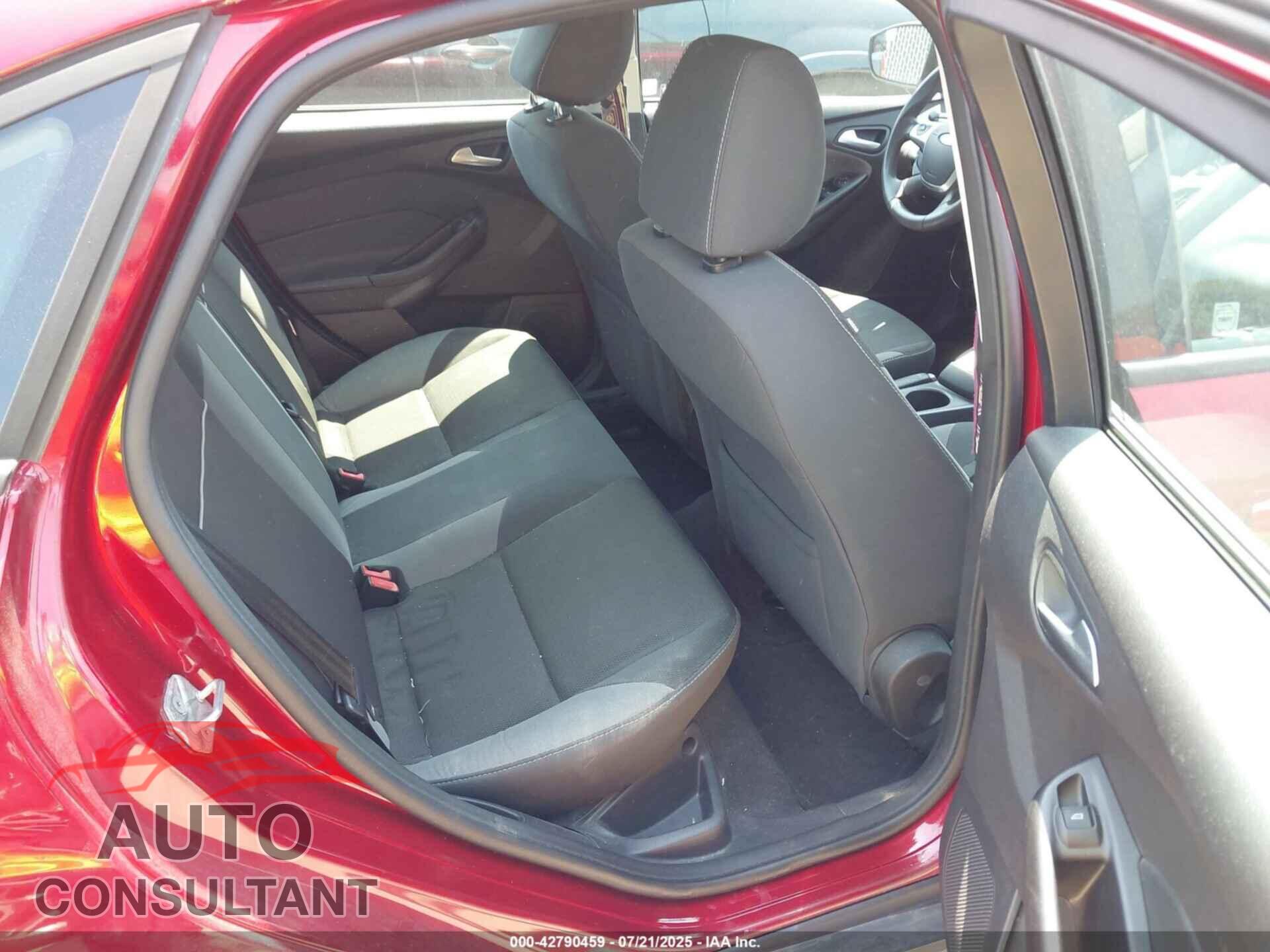 FORD FOCUS 2014 - 1FADP3F26EL106536