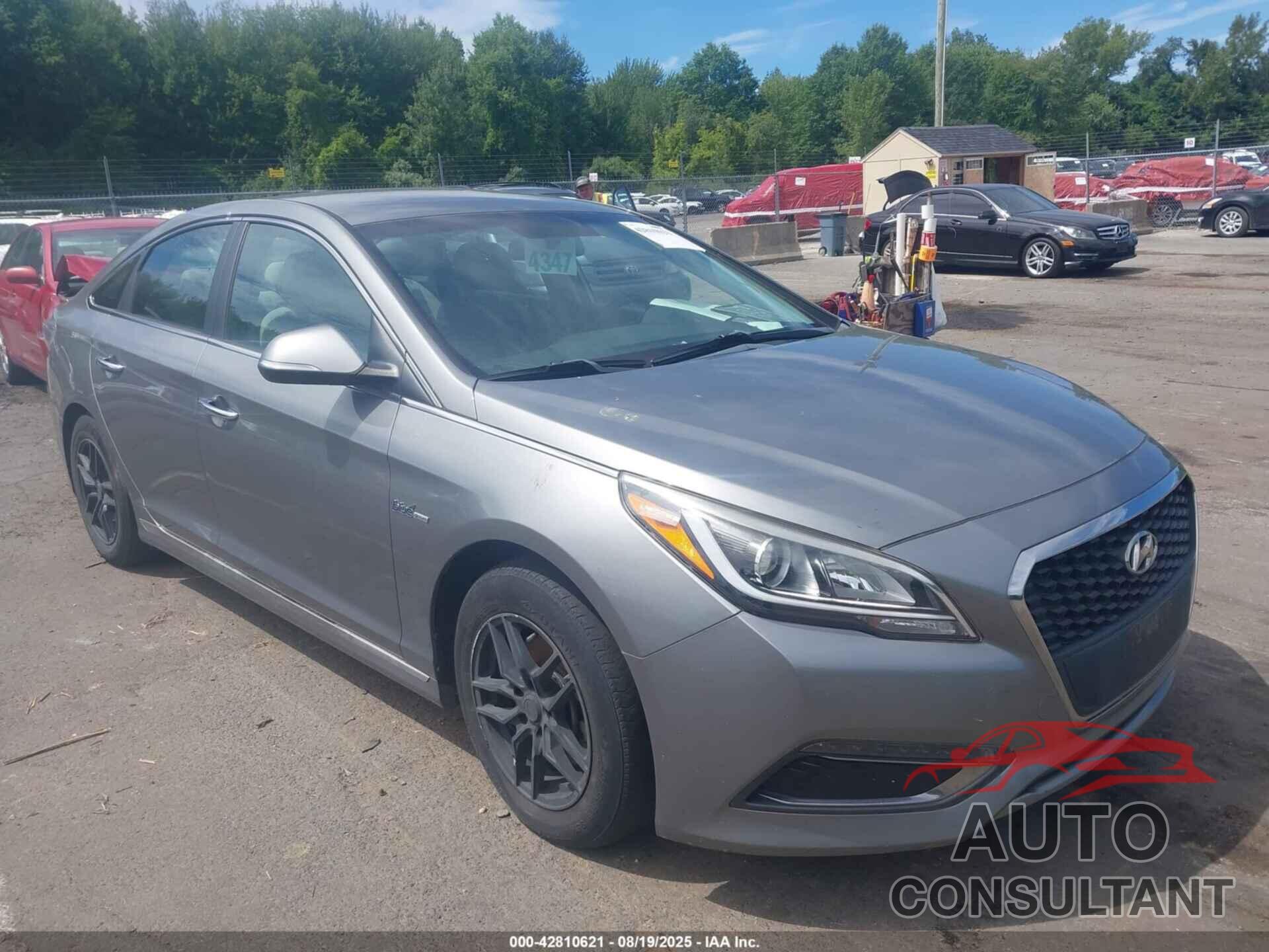 HYUNDAI SONATA HYBRID 2017 - KMHE24L34HA062239