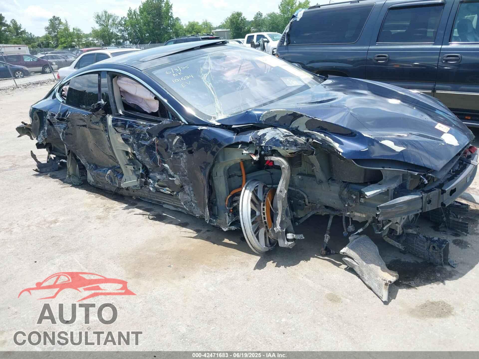 TESLA MODEL S 2014 - 5YJSA1H19EFP40275
