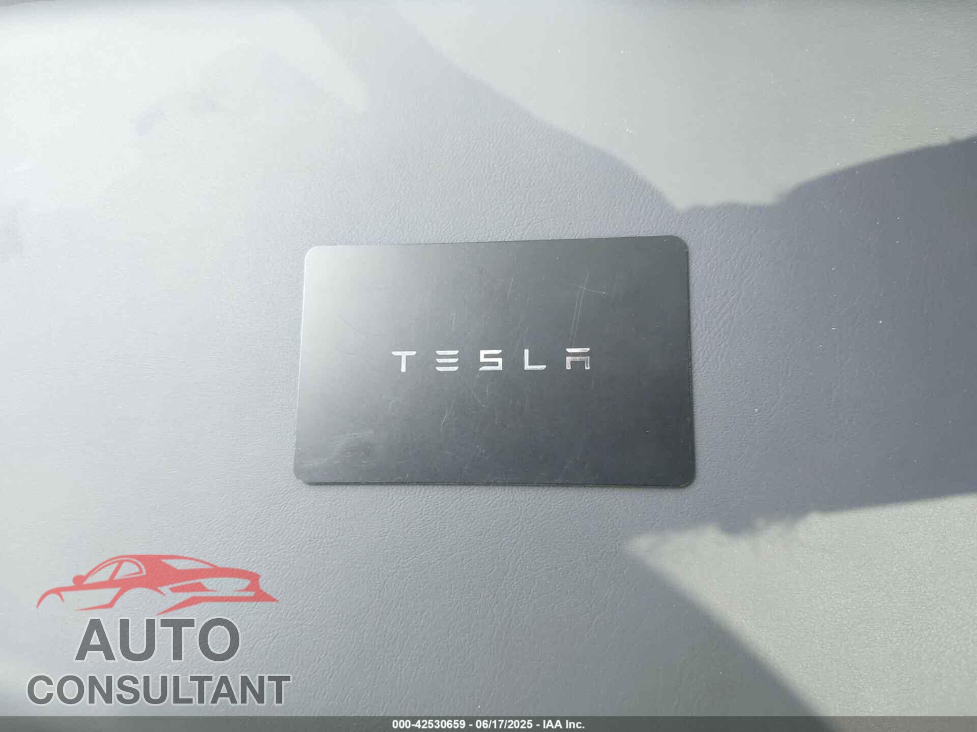 TESLA MODEL 3 2025 - 5YJ3E1EA7SF897151