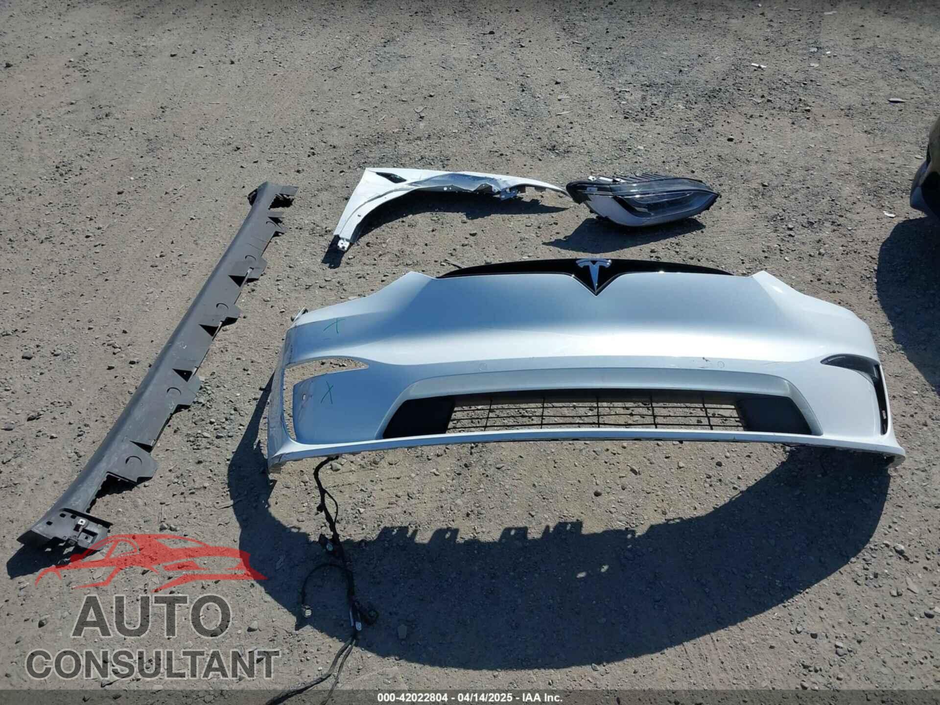 TESLA MODEL X 2023 - 7SAXCDE5XPF377337