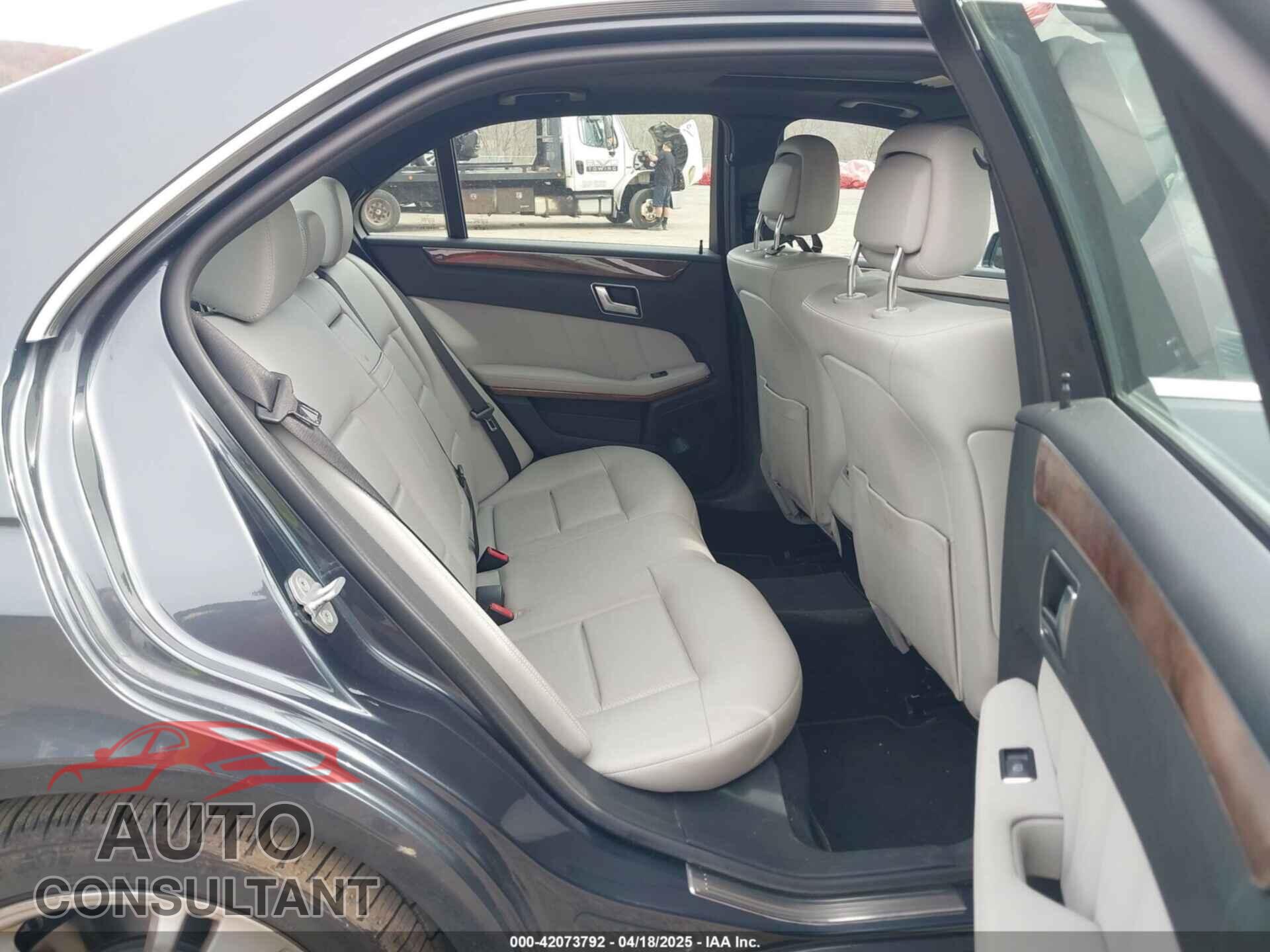 MERCEDES-BENZ E 350 2012 - WDDHF8JB0CA563926