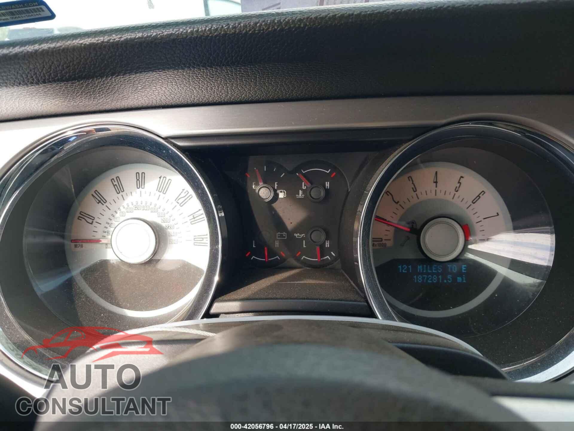 FORD MUSTANG 2011 - 1ZVBP8AM8B5111614