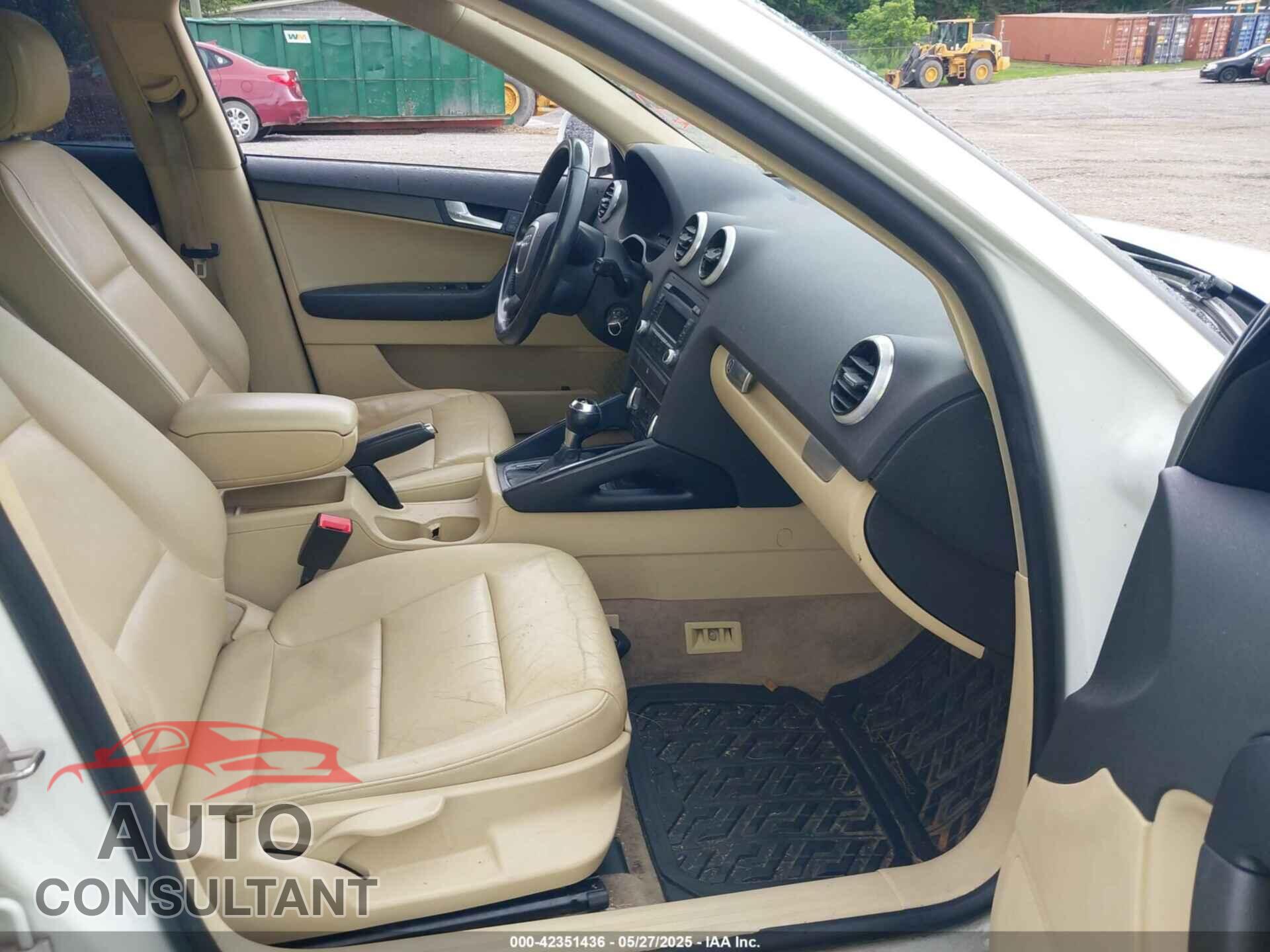 AUDI A3 2011 - WAUBJBFM8BA043619