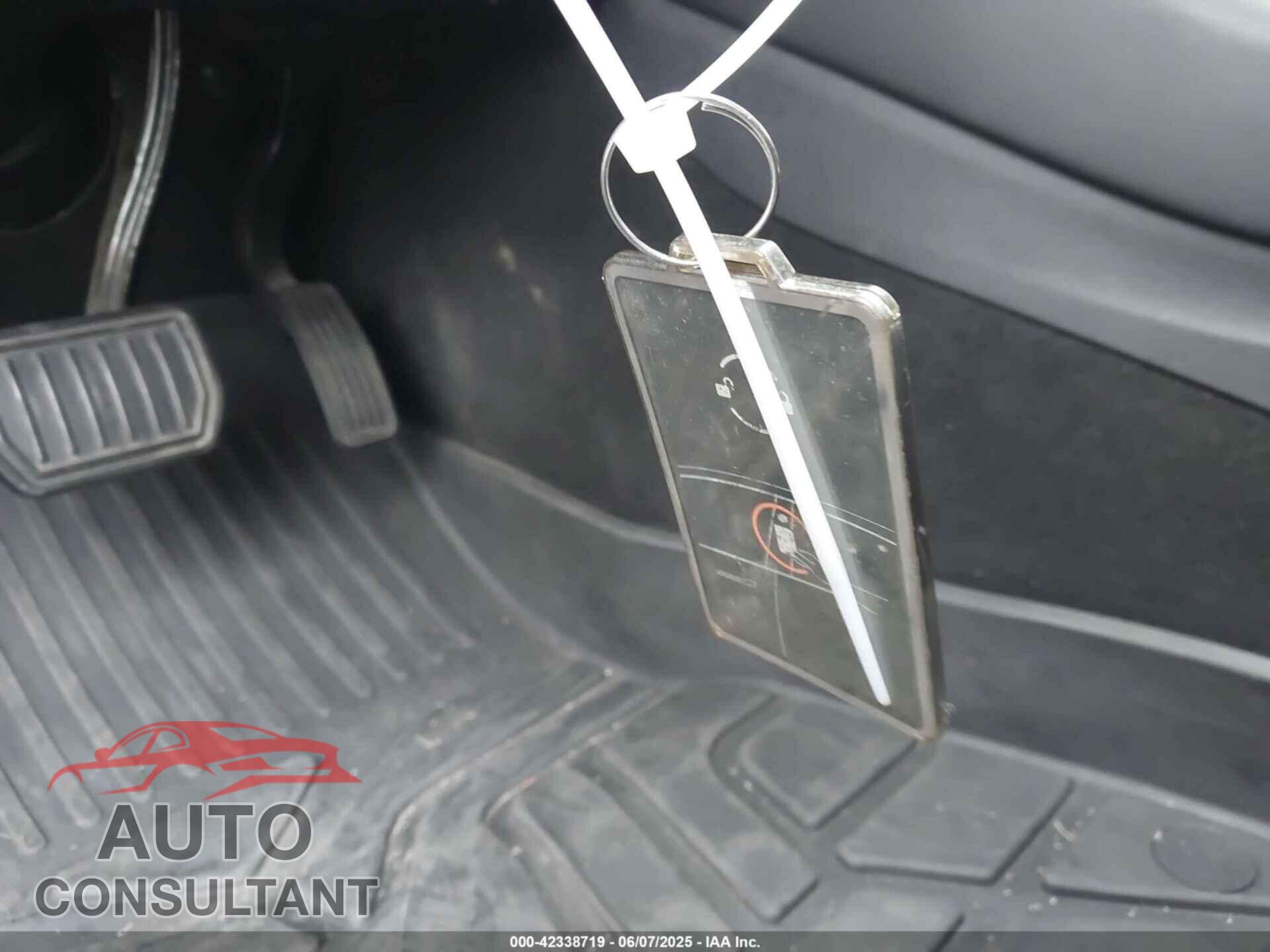 TESLA MODEL 3 2018 - 5YJ3E1EA5JF077617