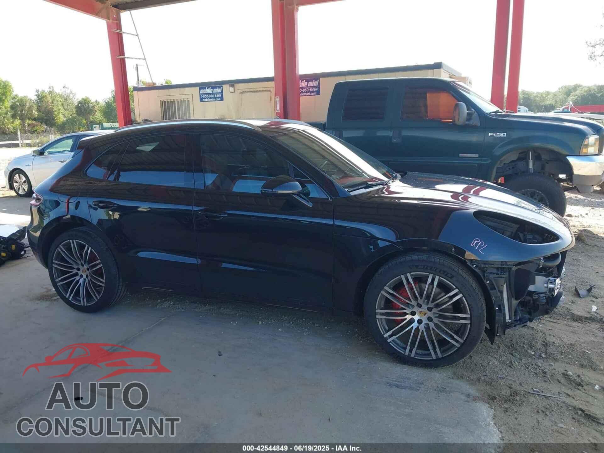 PORSCHE MACAN 2018 - WP1AG2A52JLB60403
