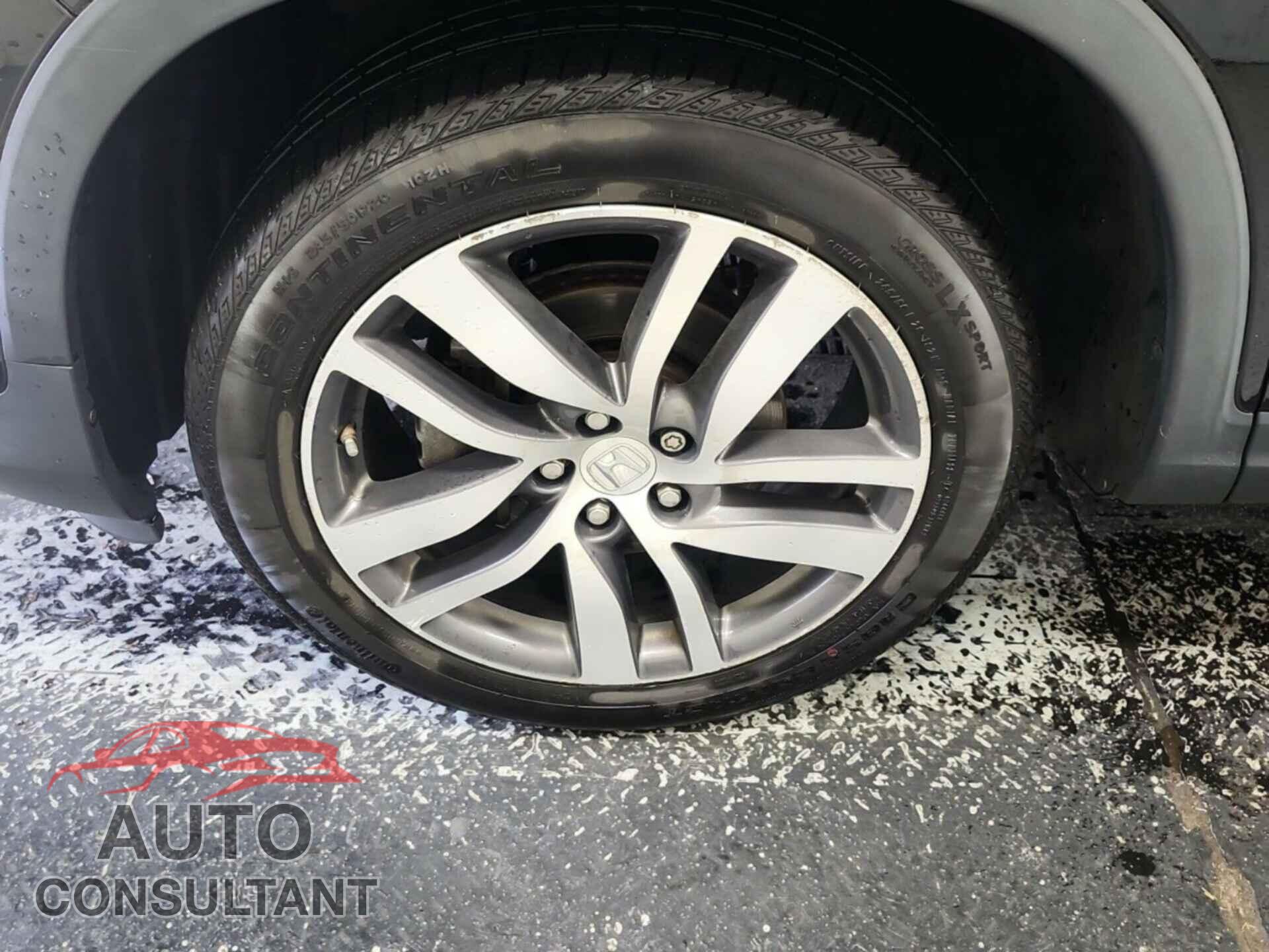 HONDA PILOT 2018 - 5FNYF6H96JB018397