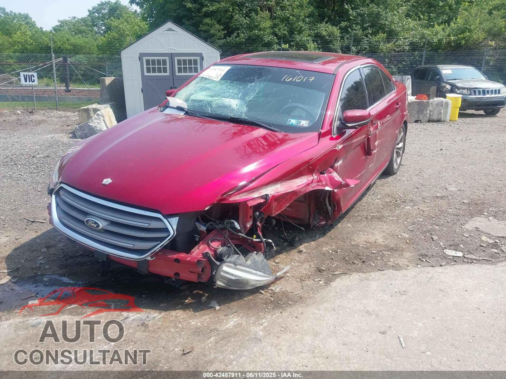 FORD TAURUS 2013 - 1FAHP2E83DG161017