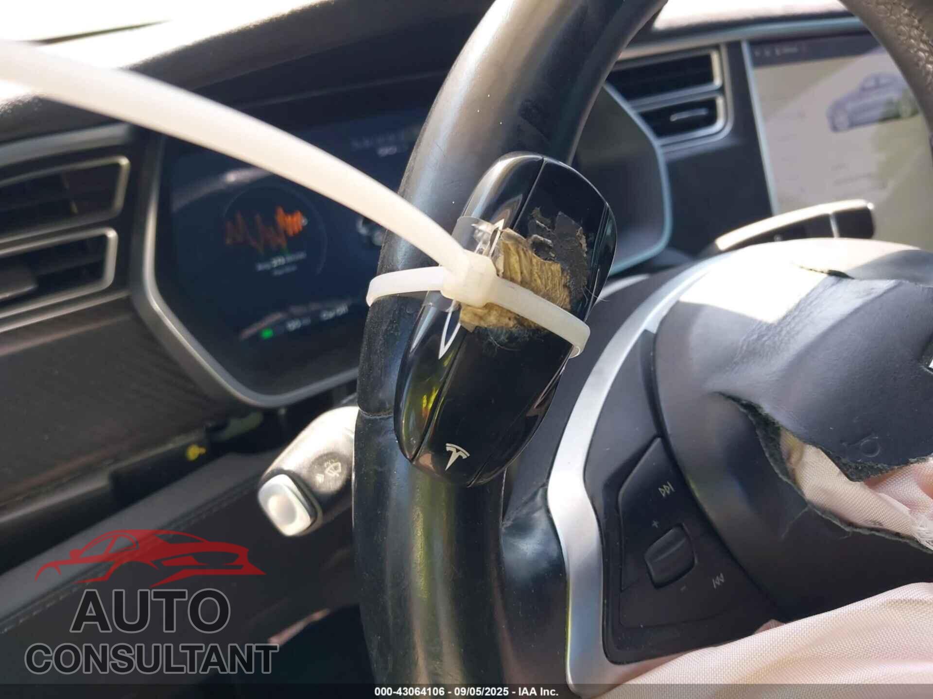 TESLA MODEL S 2015 - 5YJSA1E29FF115146