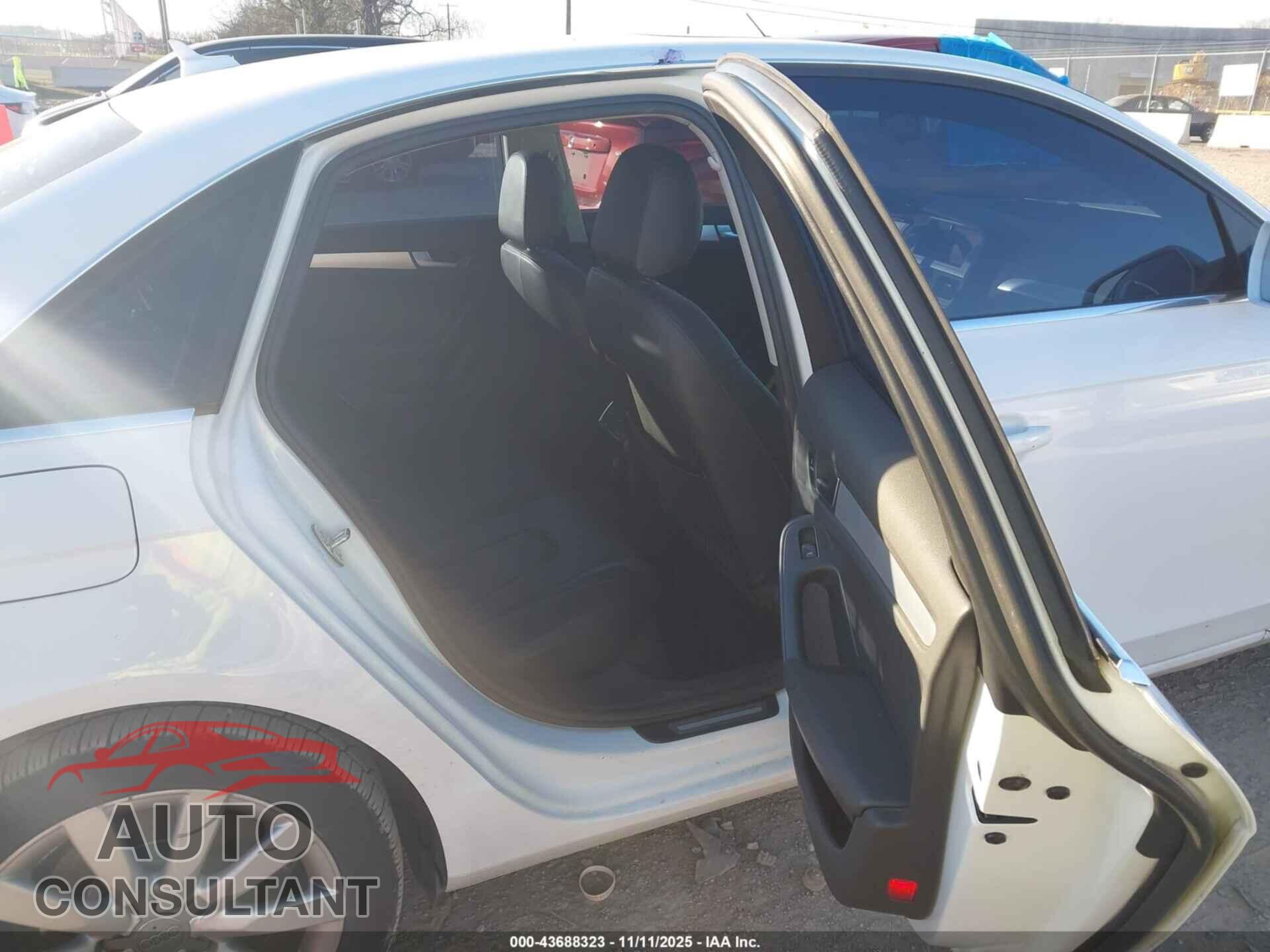 AUDI A4 2011 - WAUFFAFL9BN019357