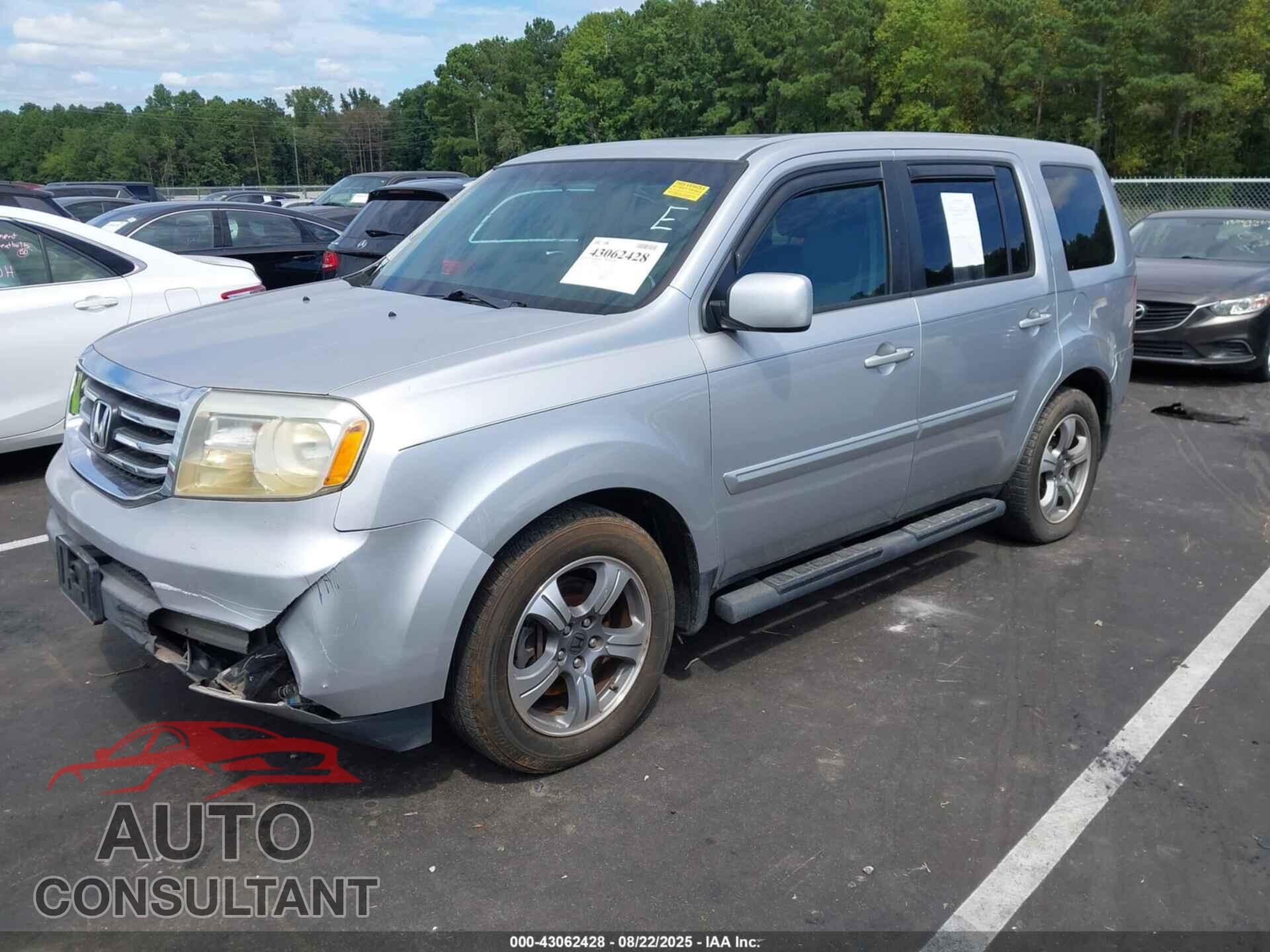 HONDA PILOT 2015 - 5FNYF4H3XFB009998