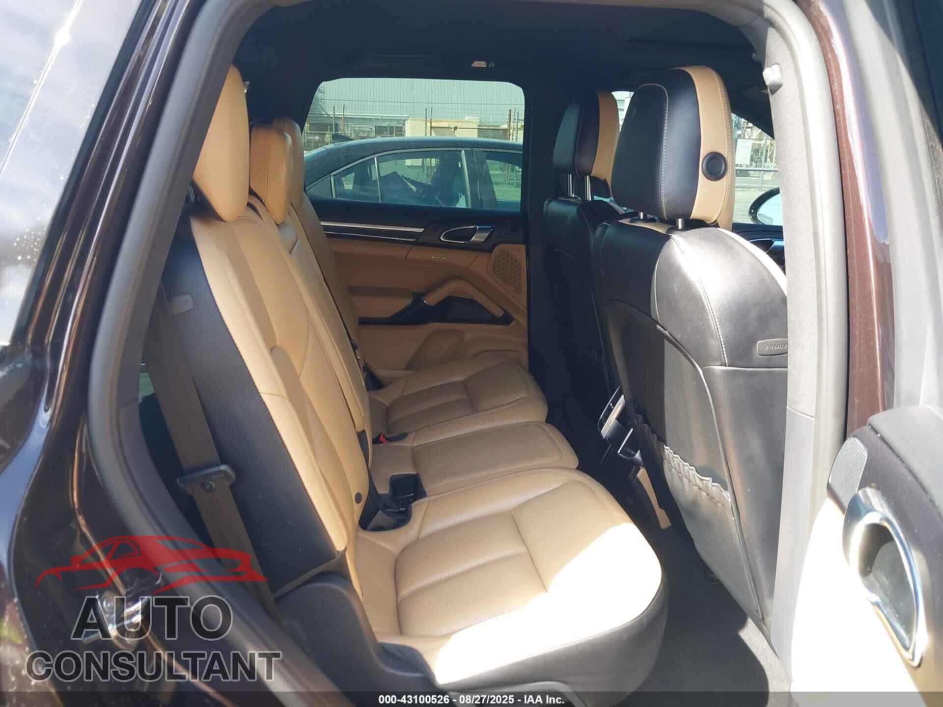 PORSCHE CAYENNE 2018 - WP1AA2A25JKA02800