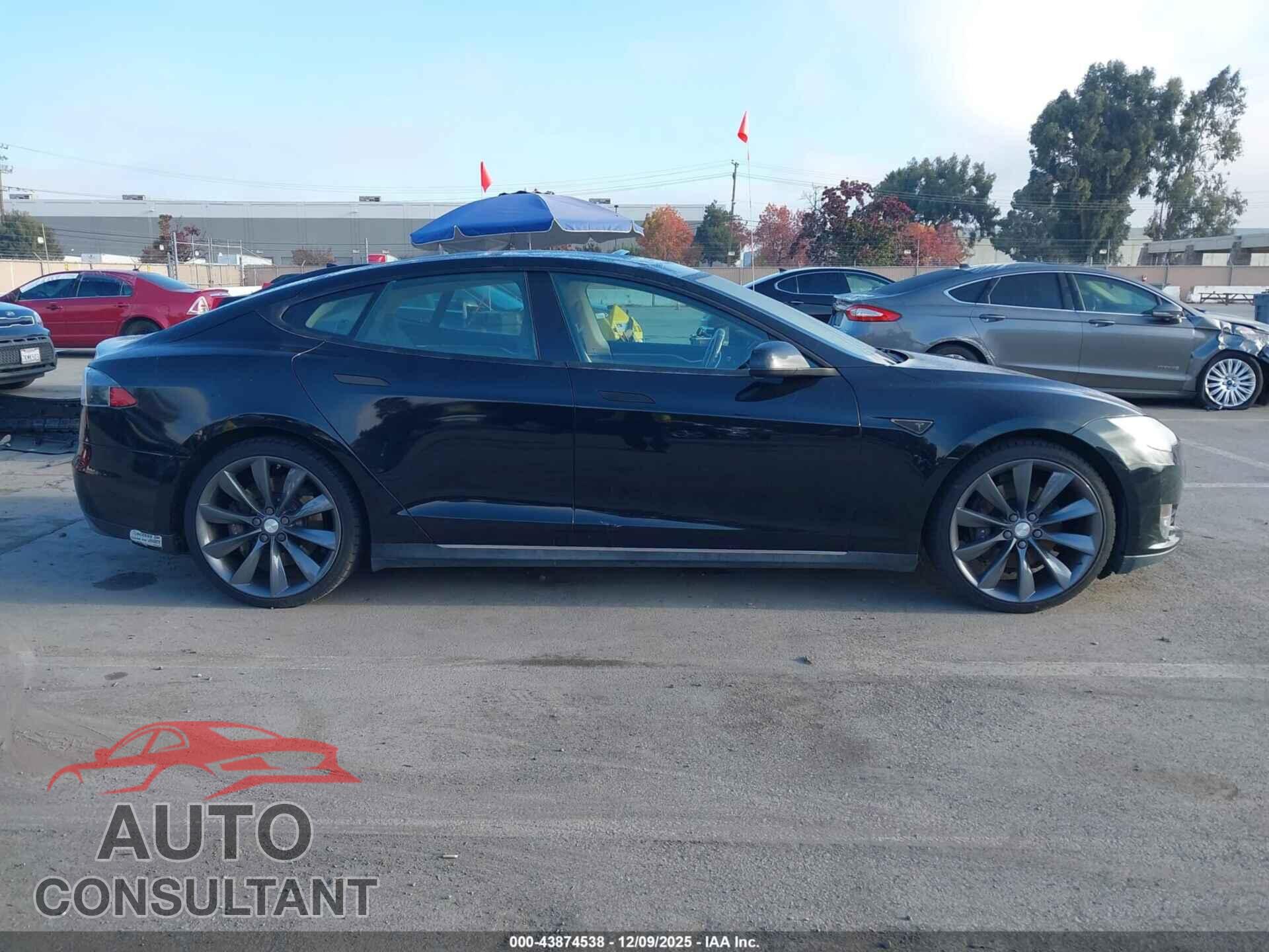 TESLA MODEL S 2013 - 5YJSA1DN7DFP13423