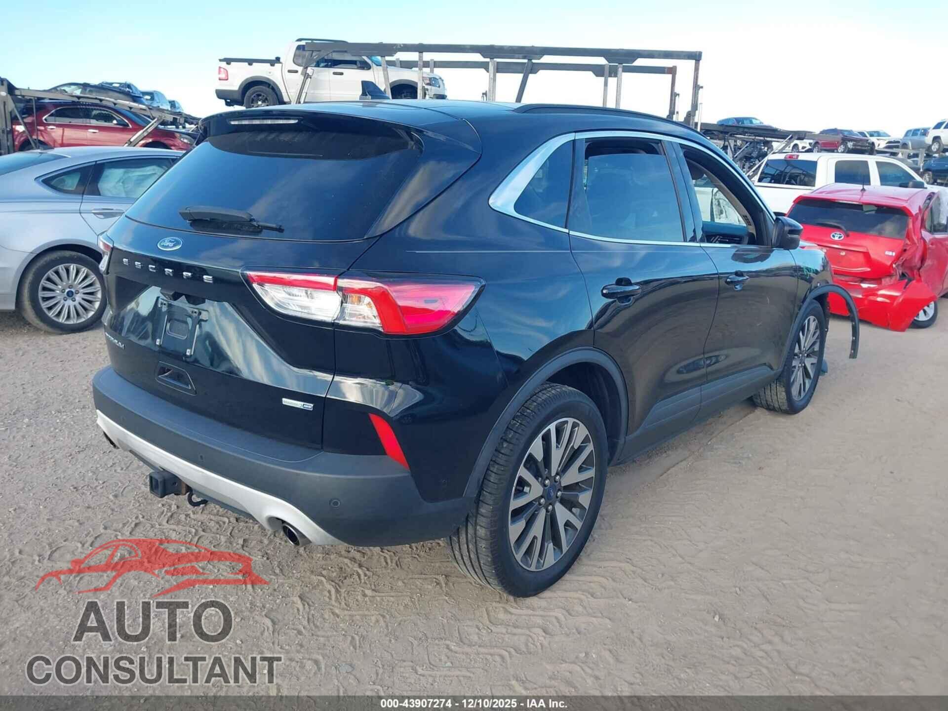 FORD ESCAPE 2020 - 1FMCU9J92LUA09830