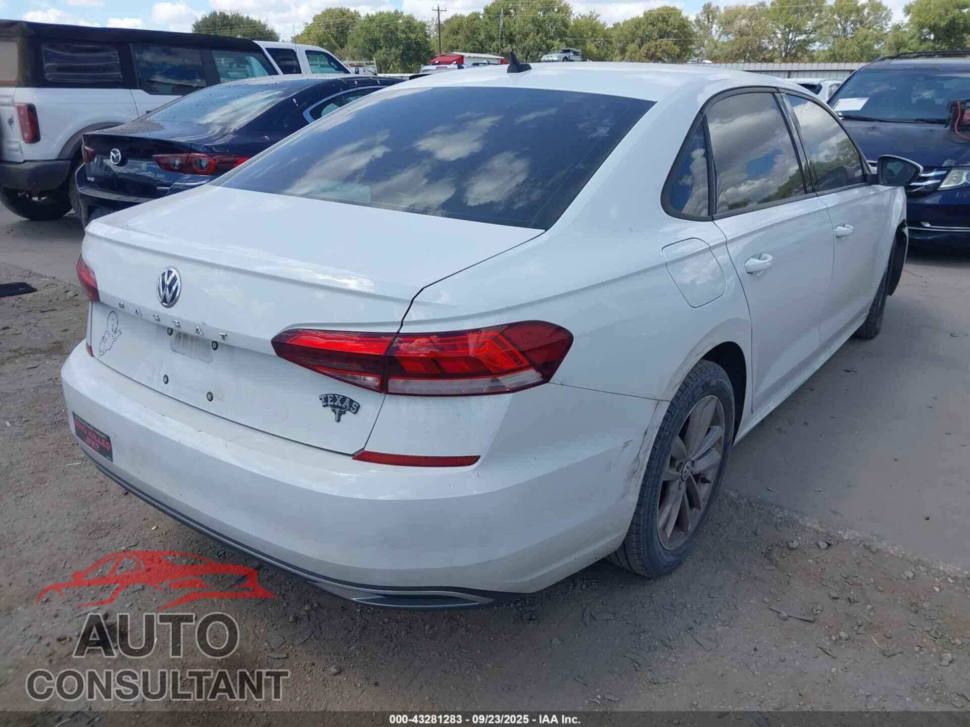 VOLKSWAGEN PASSAT 2021 - 1VWAA7A36MC009838